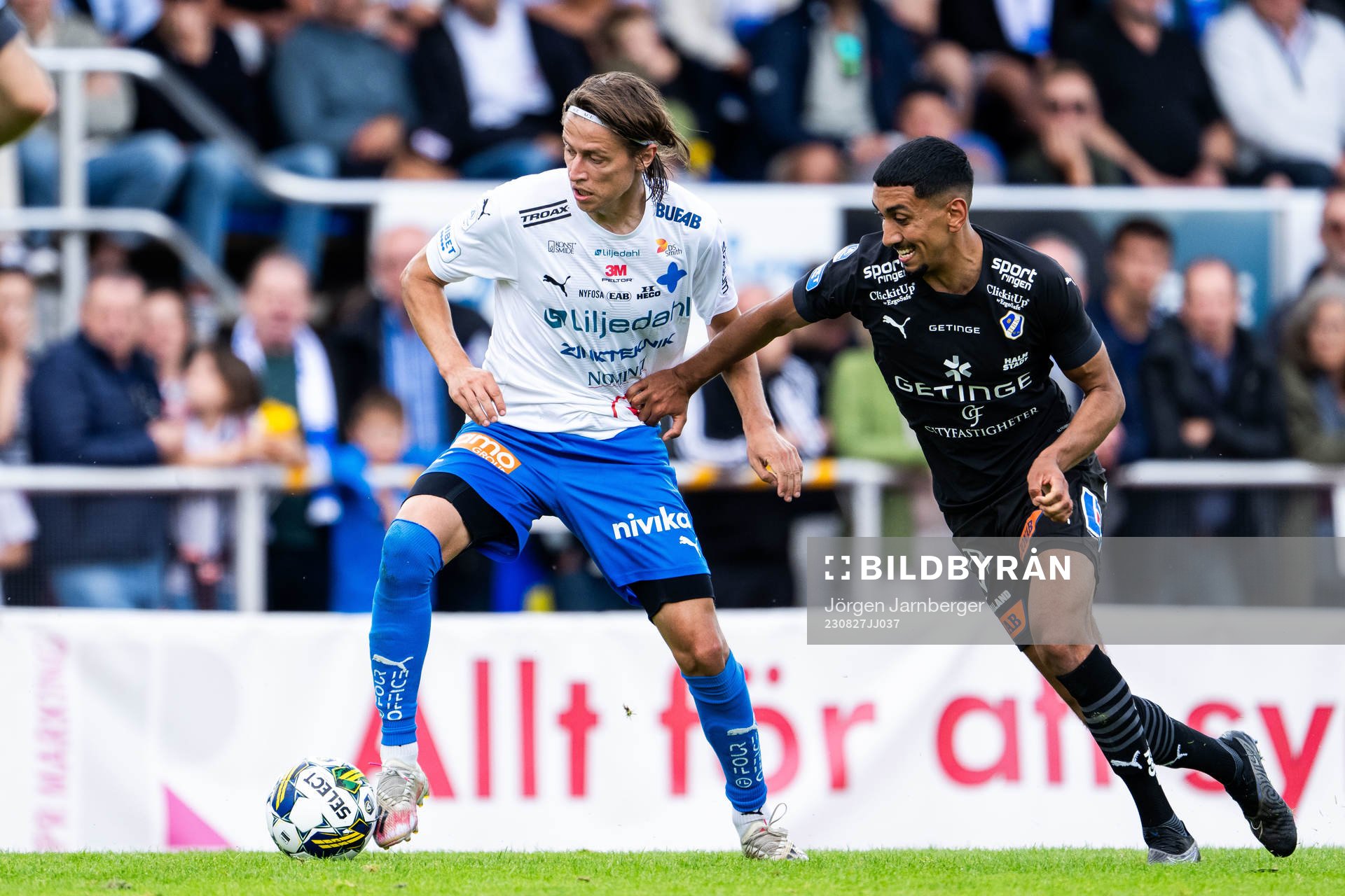 Värnamos Simon Thern och Halmstads Amir Al-Ammari