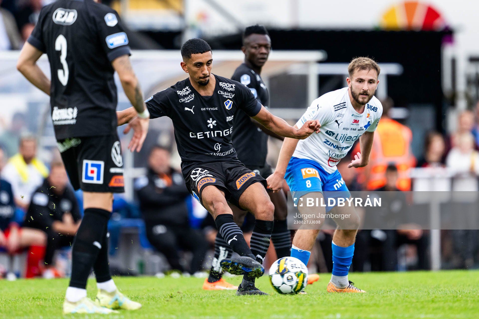 Halmstads Amir Al-Ammari och Värnamos Albion Ademi
