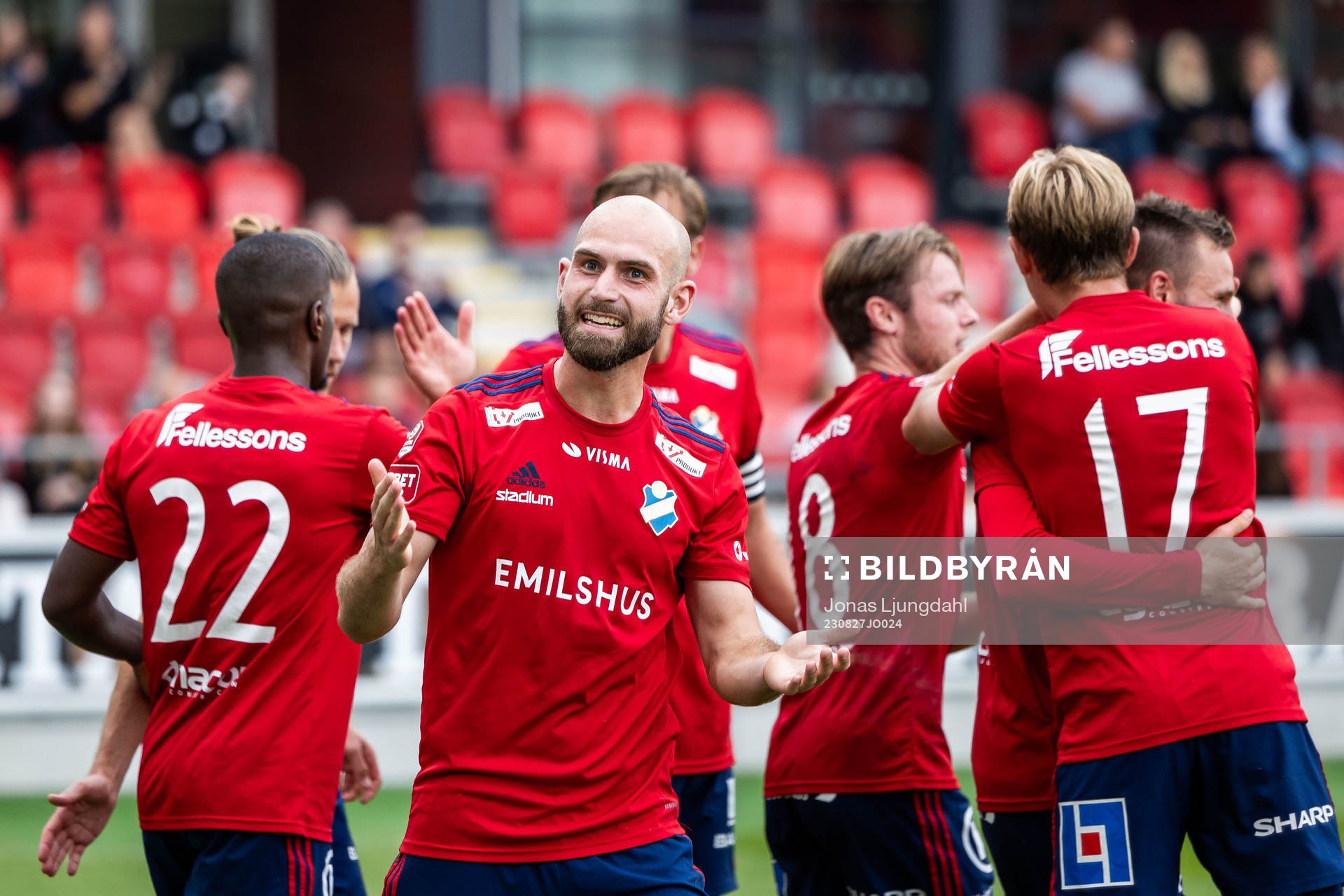 Östers Sebastian Hedlund jublar
