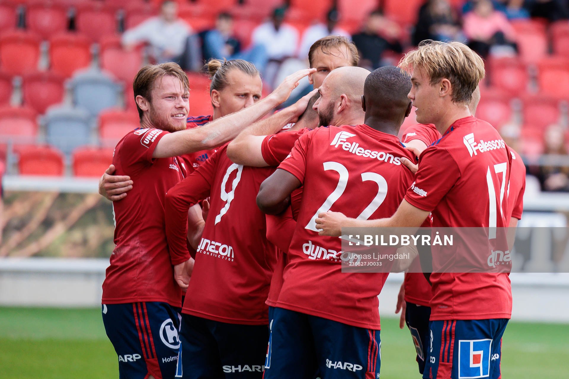 Östers spelare jublar