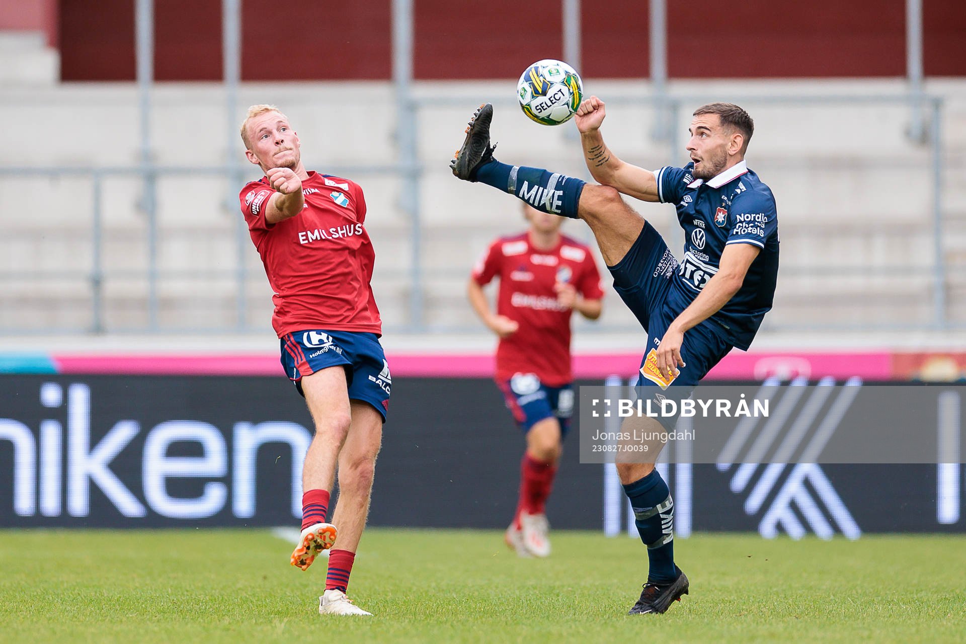 Östers Adam Bergmark Wiberg och Örgrytes Erion Sadiku