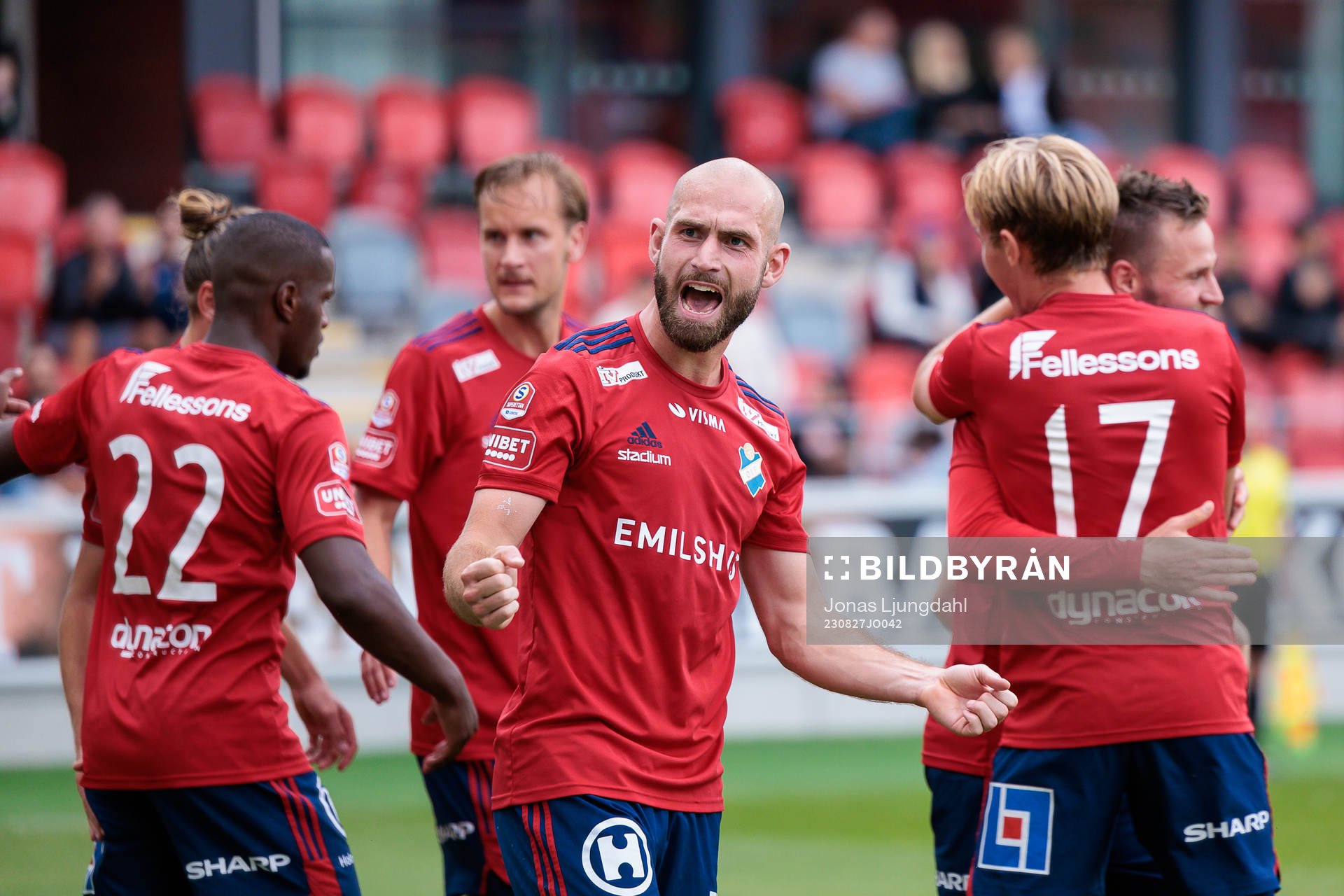 Östers Sebastian Hedlund jublar