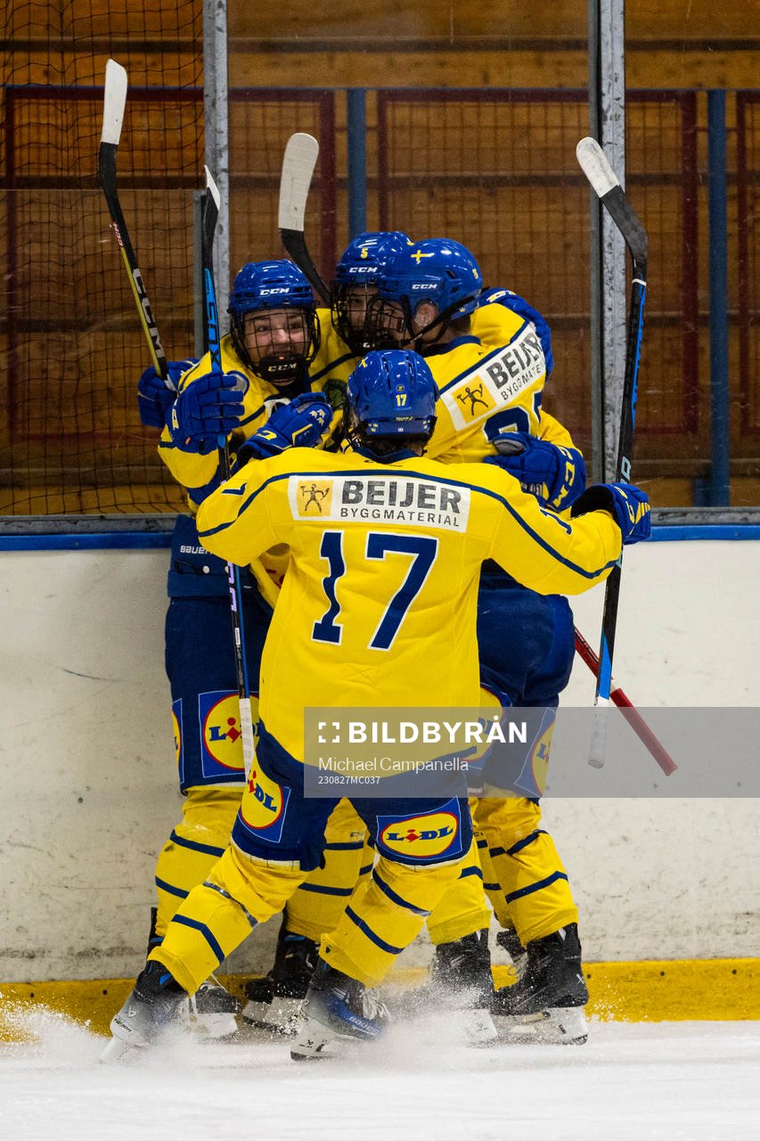 Sveriges Rocky Langvardt jublar med Eric Nilsson och Torkel