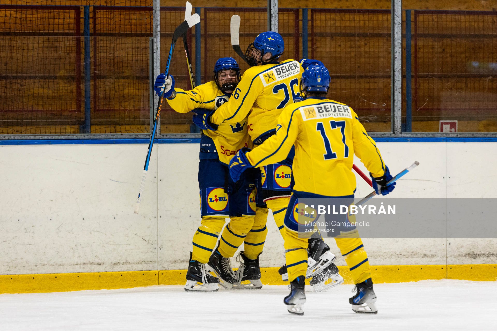 Sveriges Rocky Langvardt jublar med Eric Nilsson och Torkel