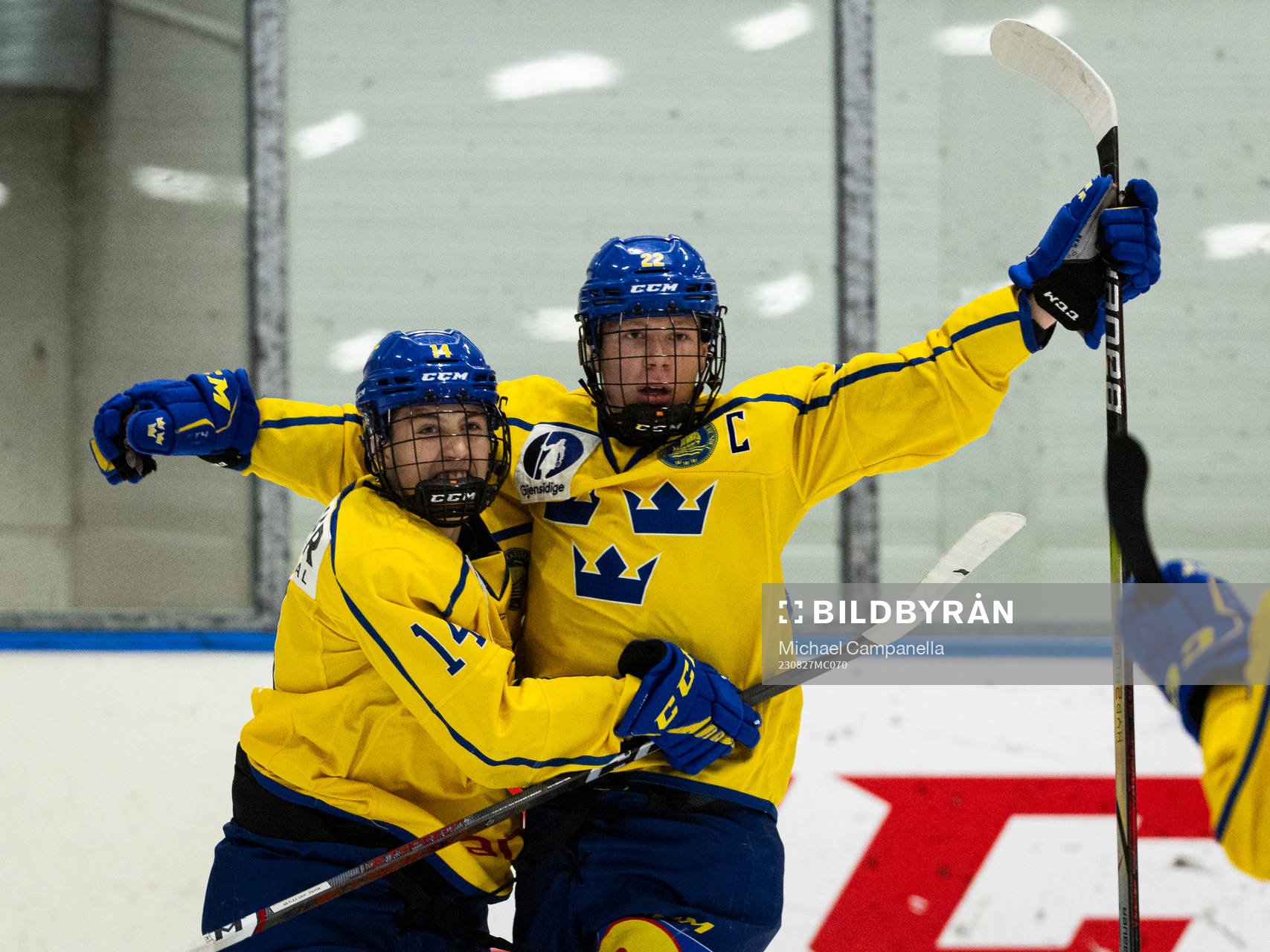 Sveriges Anton Gästrin jublar med Filip Ekberg