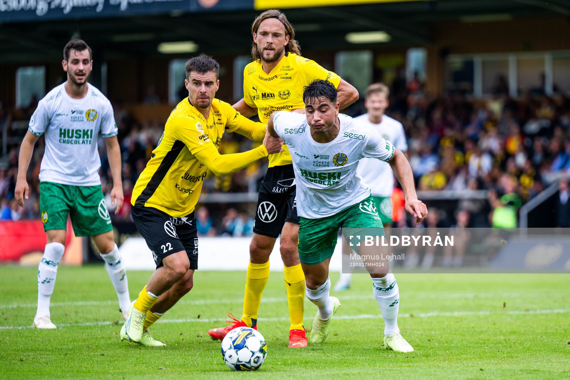 Hammarbys Jusef Erabi och Mjällbys Jesper Gustavsson