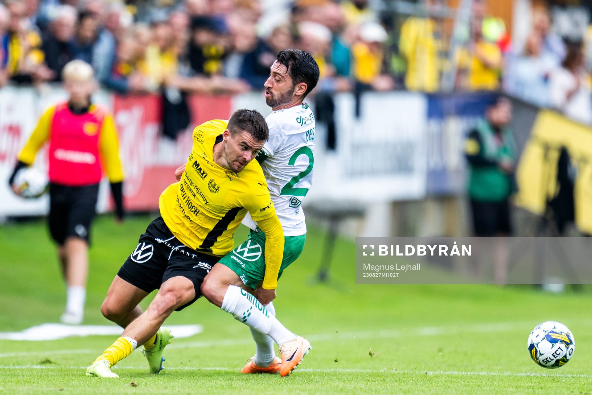Hammarbys Nahir Besara och Mjällbys Jesper Gustavsson
