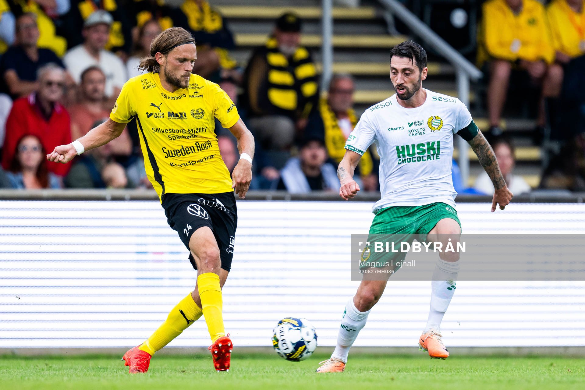 Mjällbys Tom Pettersson och Hammarbys Nahir Besara