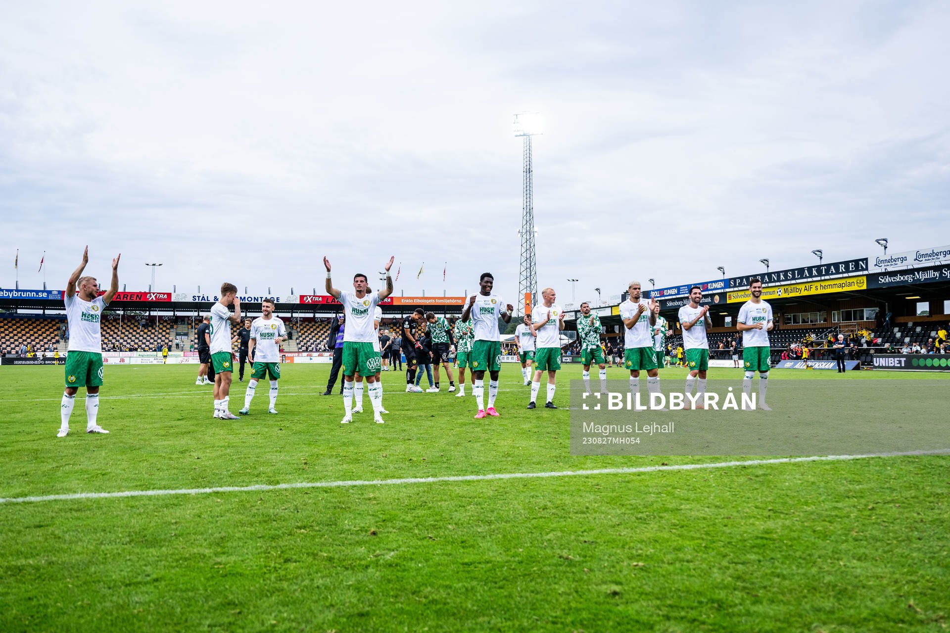 Hammarbys spelare jublar