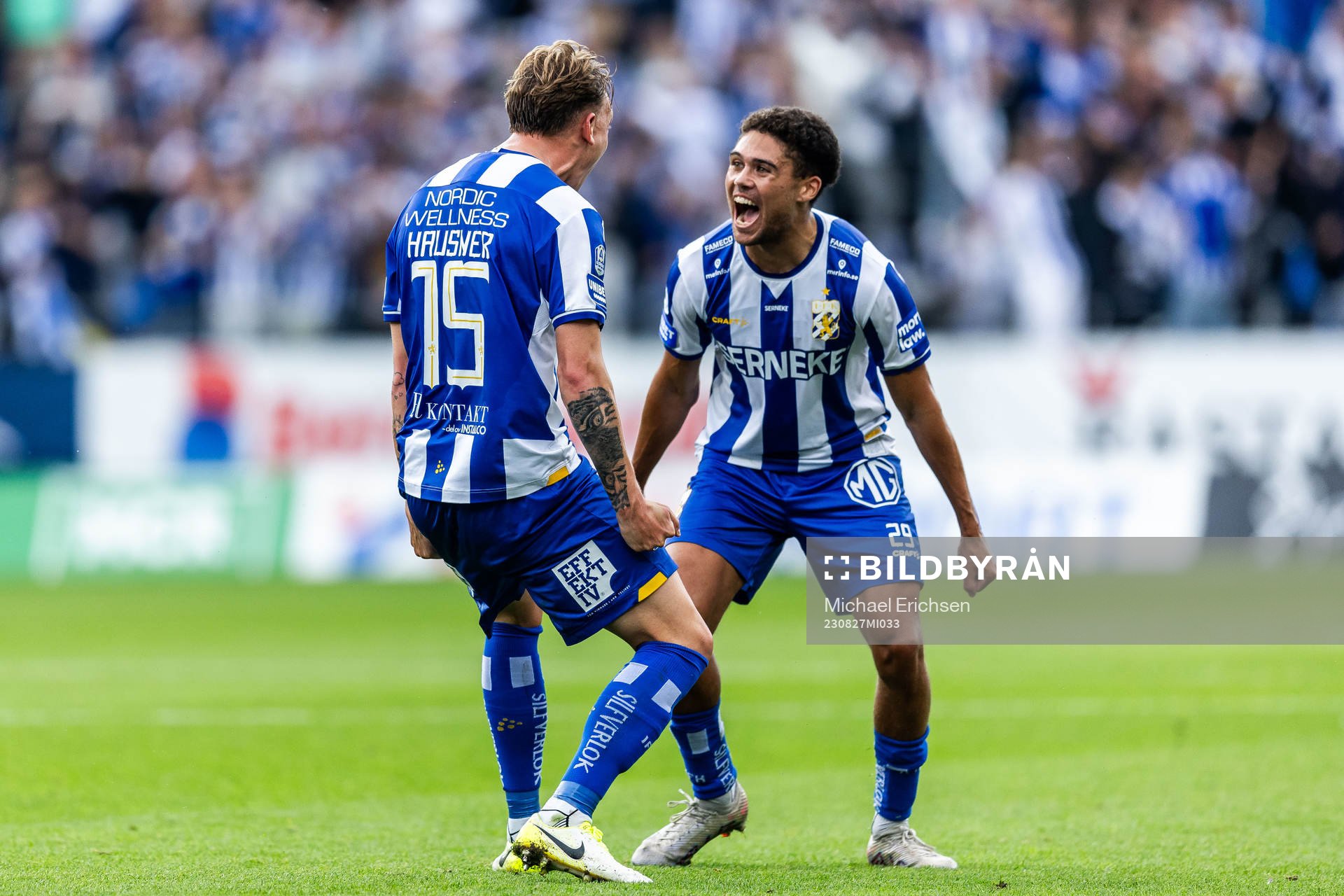 IFK Göteborgs Sebastian Hausner jublar med Thomas Santos
