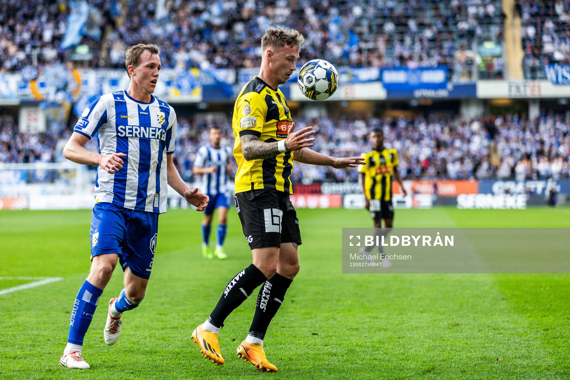 IFK Göteborgs Adam Carlén och Häckens Jacob Barret