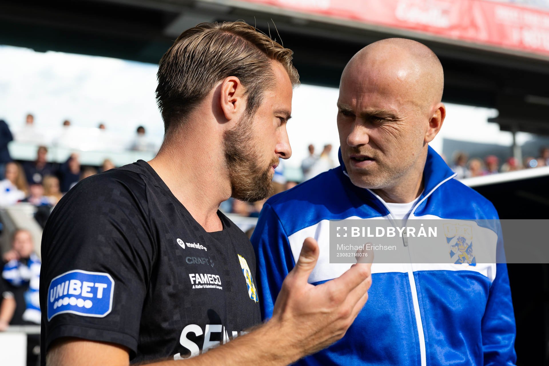 IFK Göteborgs assisterande tränare William Lundin och tränare Jens Berthel Askou innan fotbollsmatchen i Allsvenskan mellan IFK Göteborg och Häcken den 27 augusti 2023 i Göteborg.