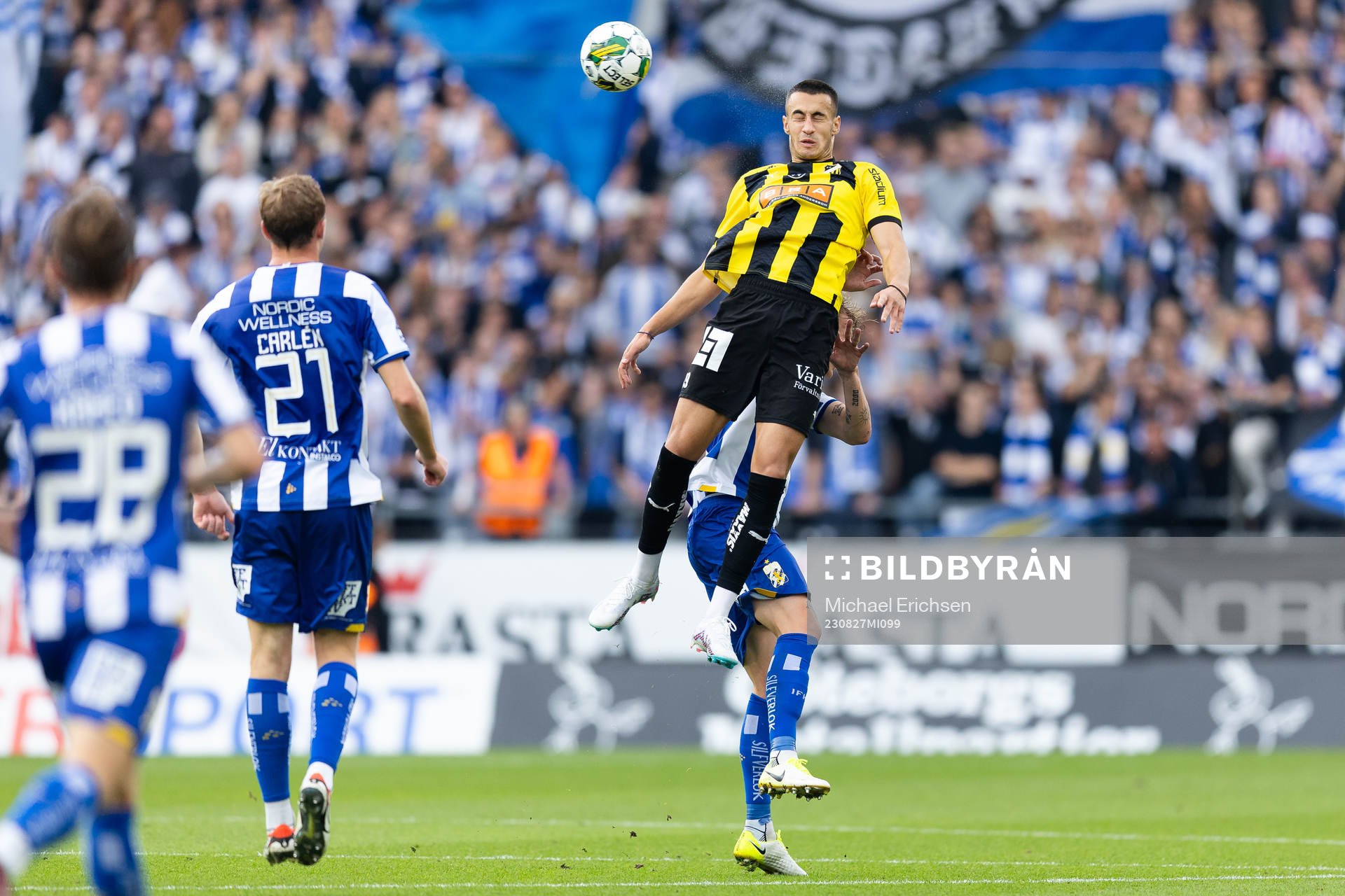 Häckens Srdjan Hrstic och IFK Göteborgs Sebastian Hausner