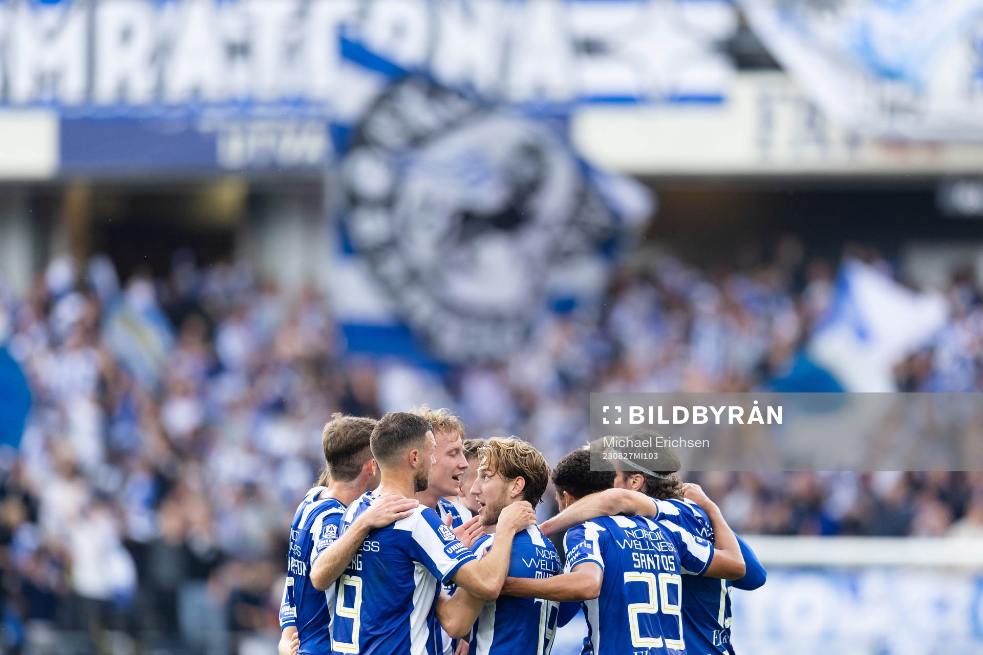 IFK Göteborgs Sebastian Hausner jublar med lagkamrater