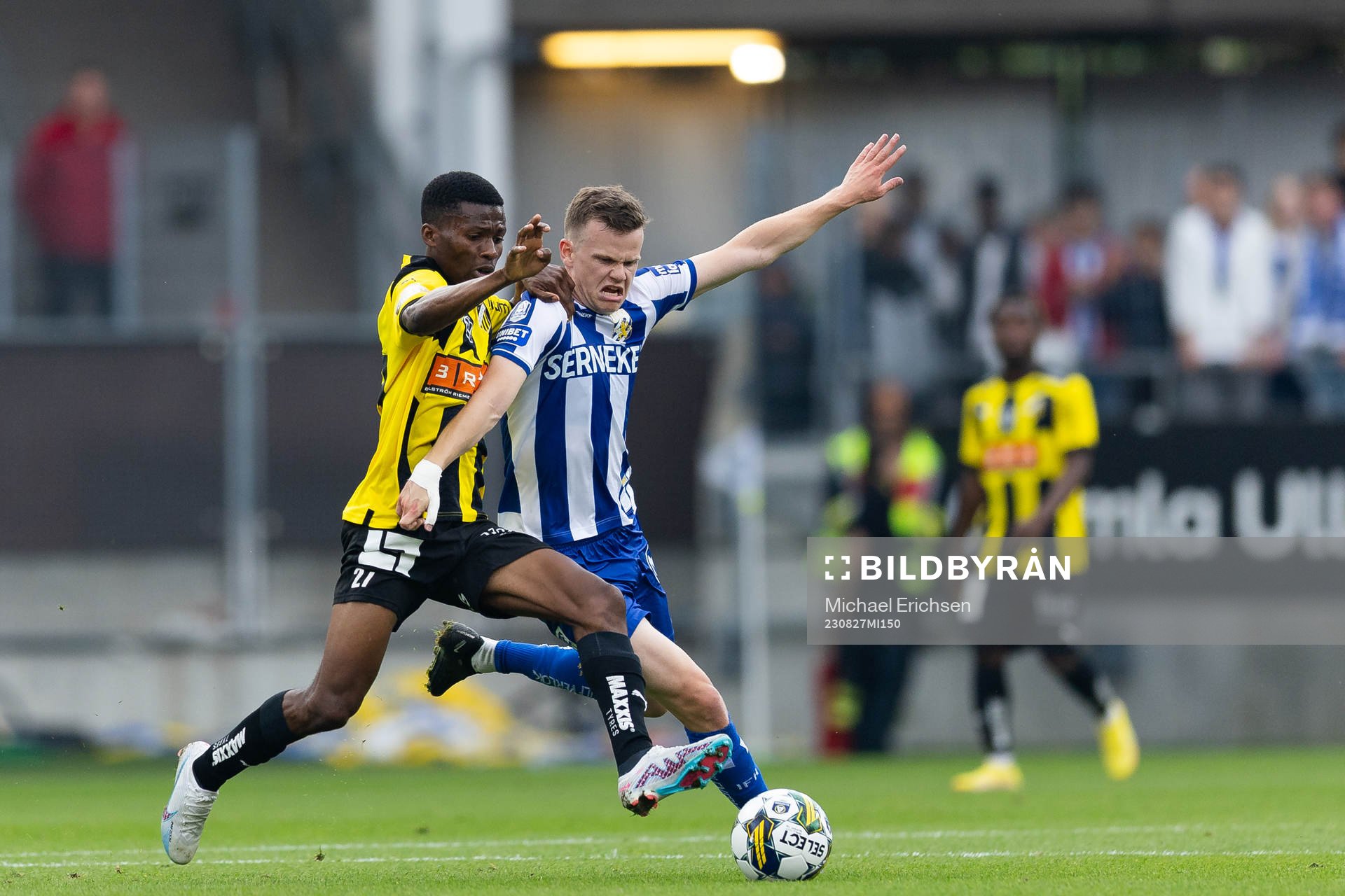 Häckens Akoua Romeo Amane och IFK Göteborgs Kolbeinn
