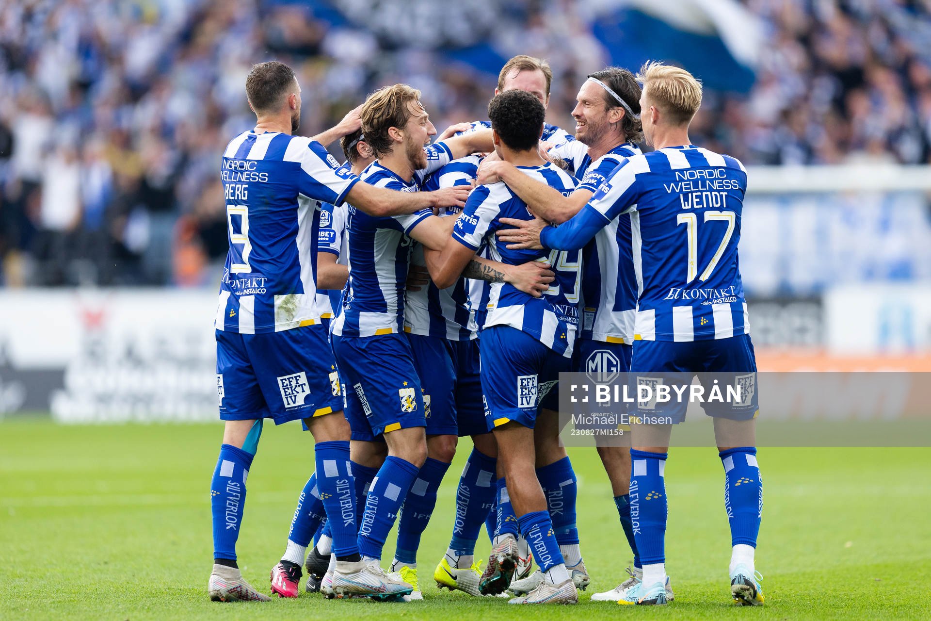 IFK Göteborgs Sebastian Hausner jublar ihop med lagkamrater