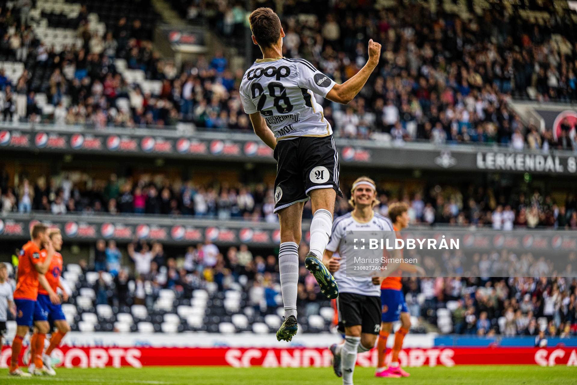 Håkan Wiedesheim-Paul of Rosenborg celebrates