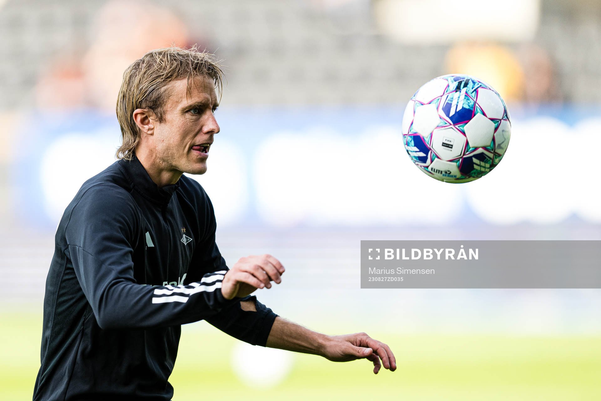 Per Ciljan Skjelbred of Rosenborg warms up