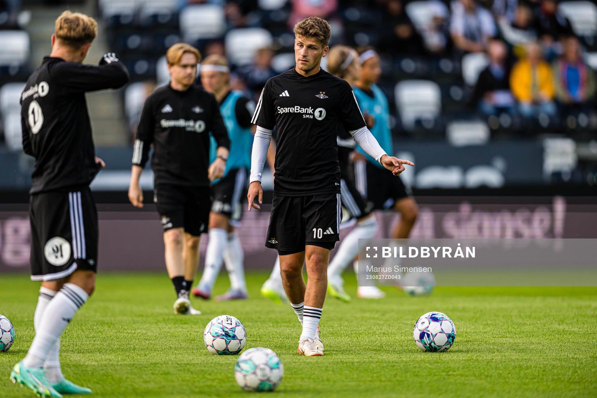 Carl Johan Holse of Rosenborg warms up