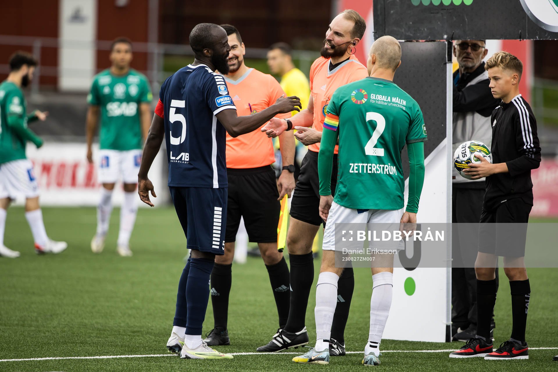 Utsiktens Ronald Mukiibi och Brages Alexander Zetterström