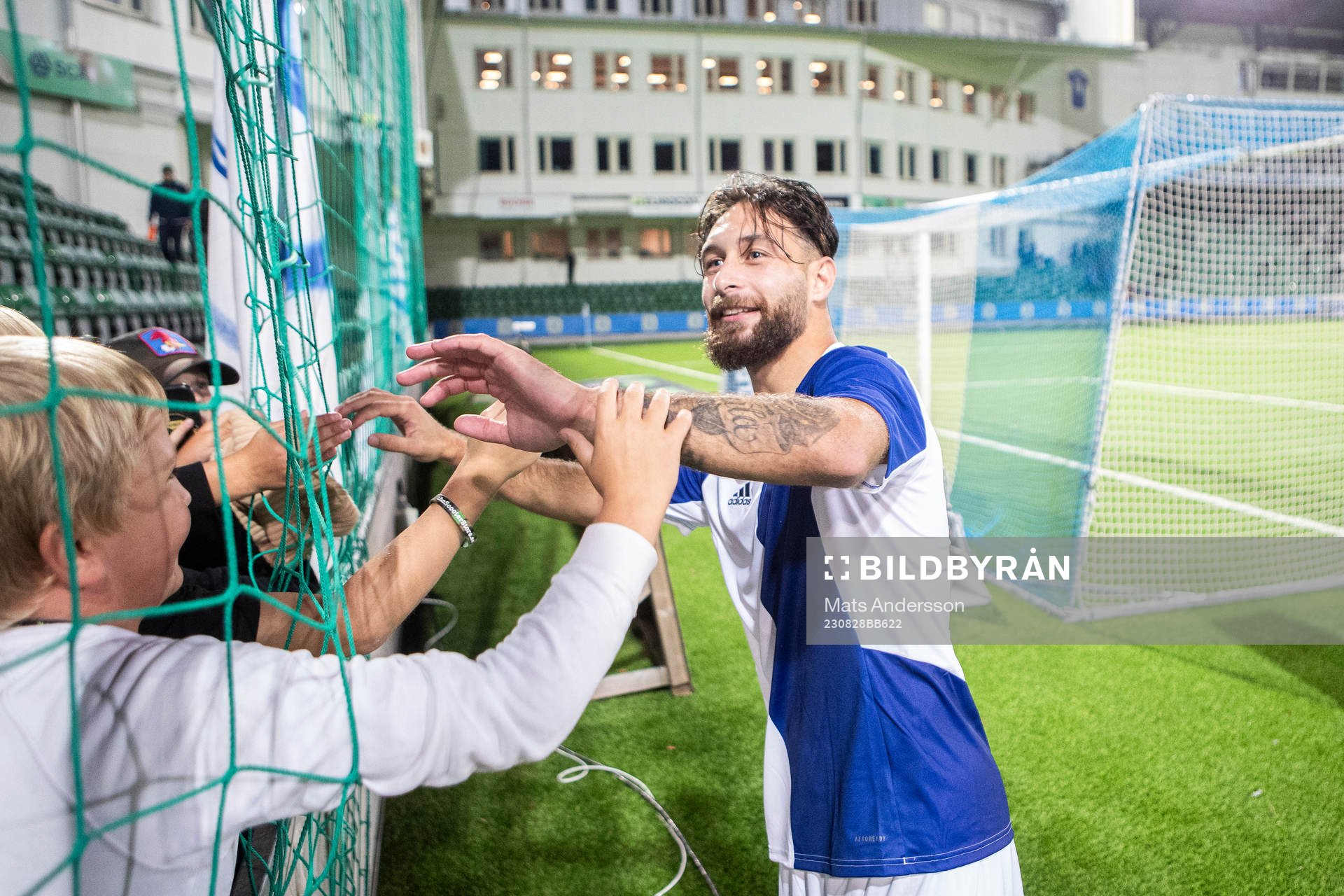 GIF Sundsvalls Elias Durmaz med supportrar