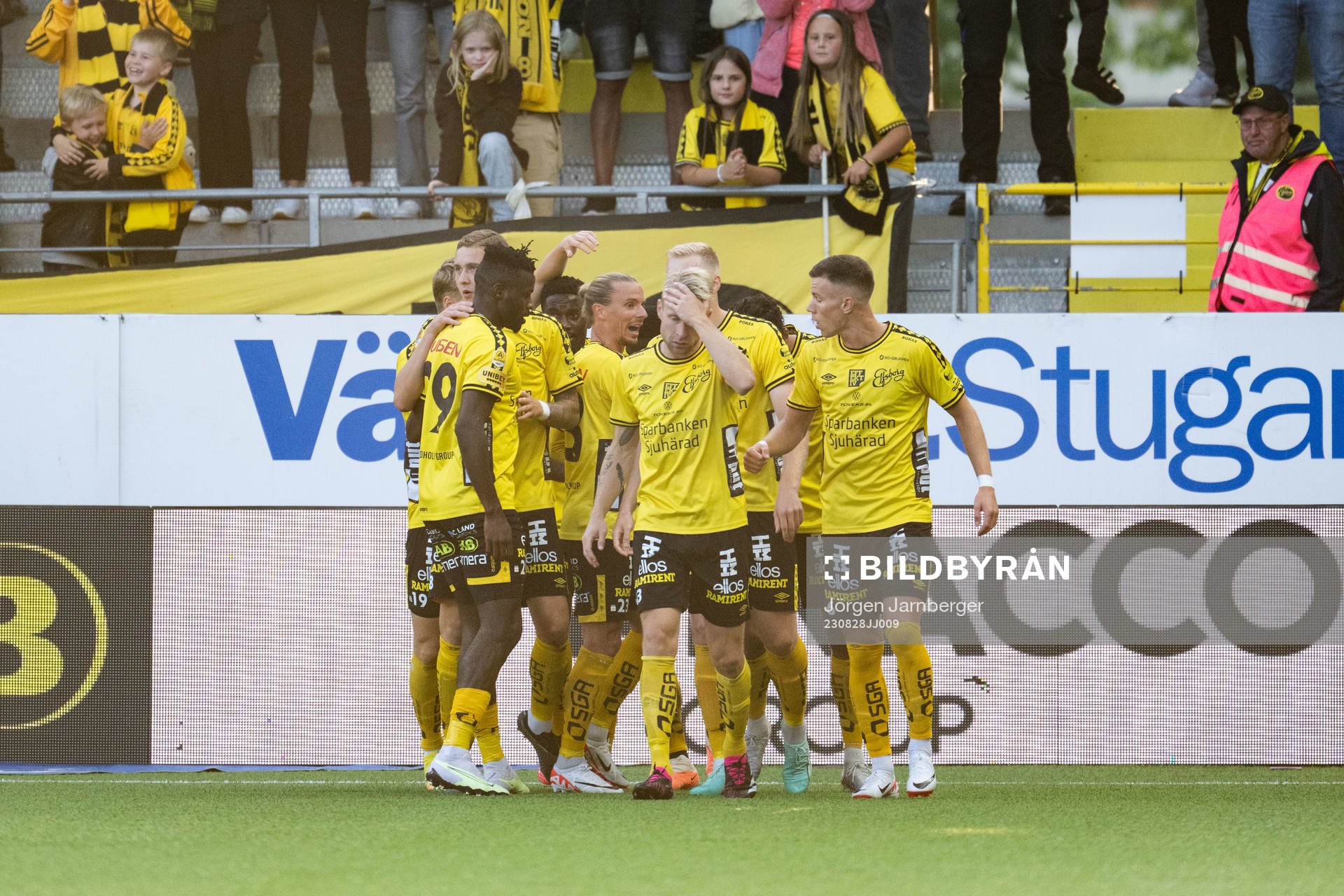 Elfsborgs Ahmed Qasem jublar med lagkamrater
