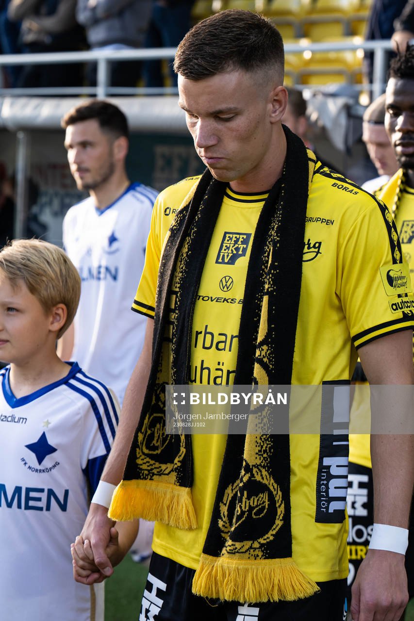 Elfsborgs Andri Fannar Baldursson med halsduk