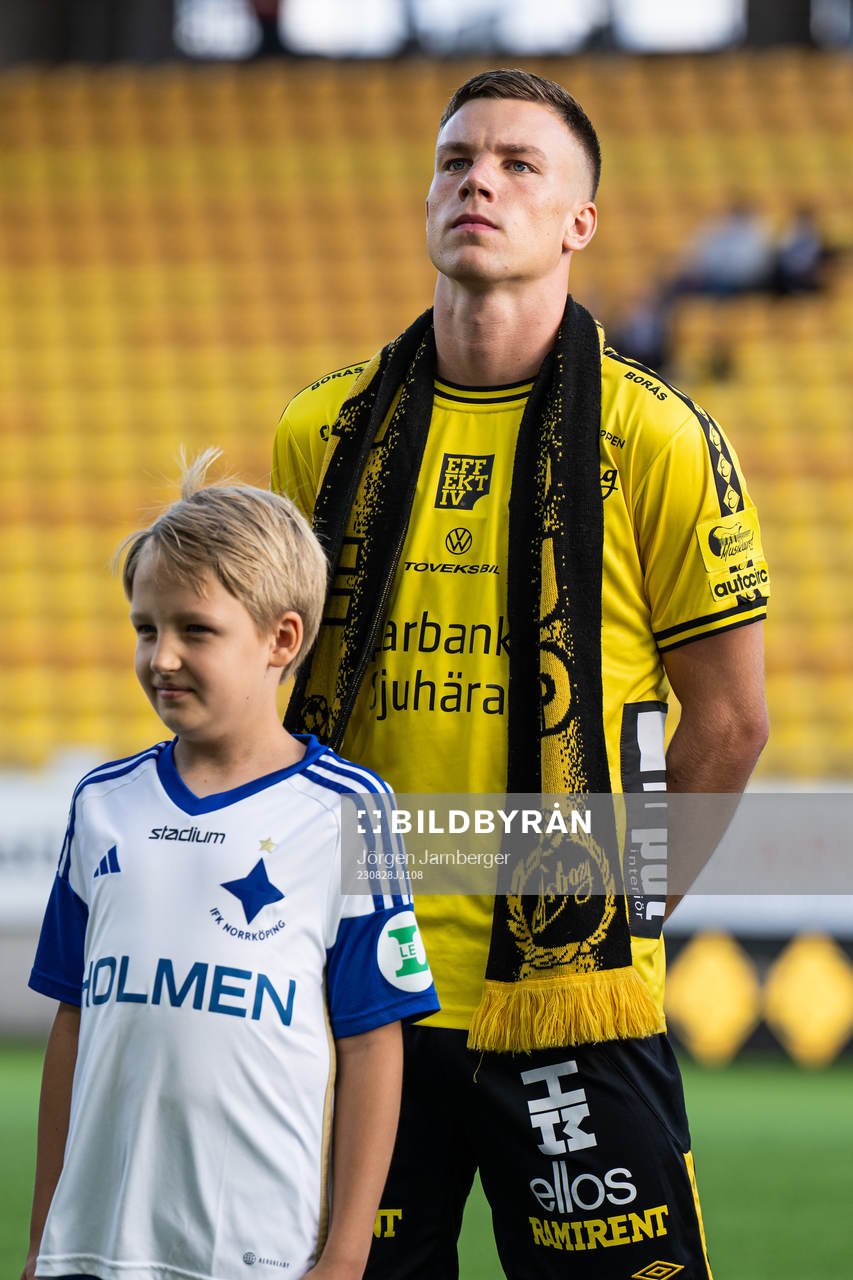 Elfsborgs Andri Fannar Baldursson med halsduk