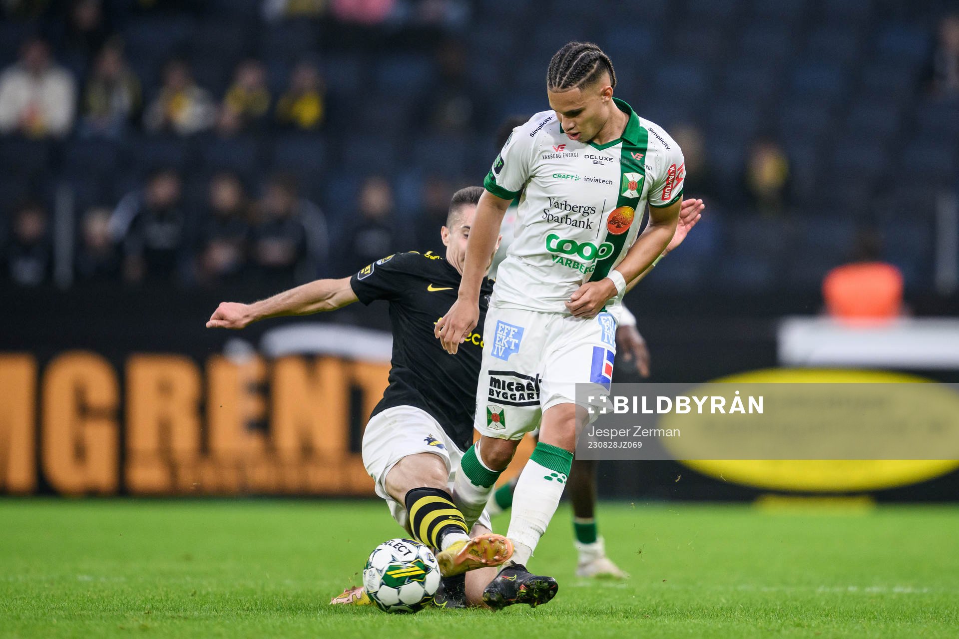 AIKs Dino Besirovic och Varbergs Maxime Anne Marie Sainte