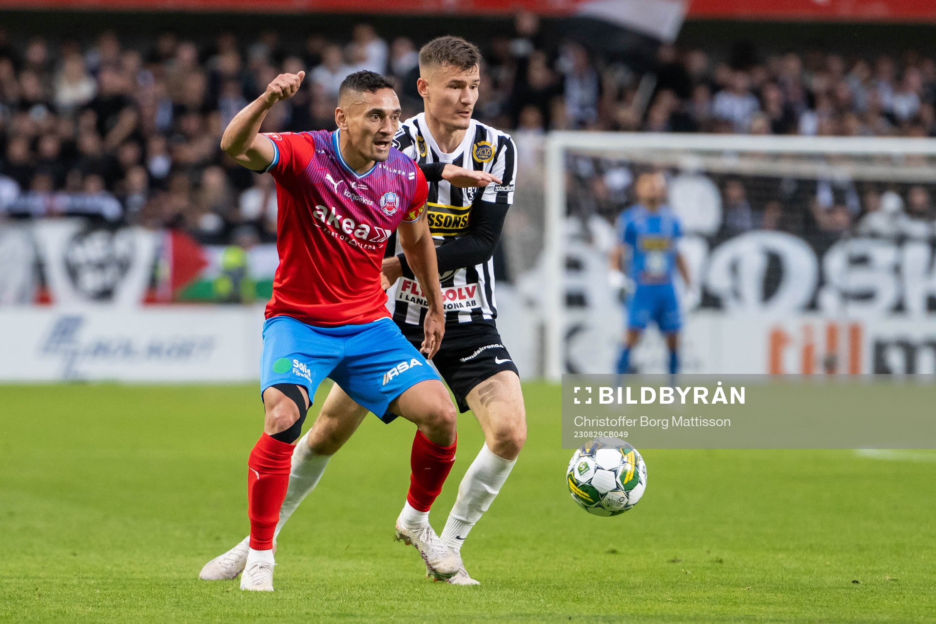 Helsingborgs Cole Alexander och Landskronas Robin Dzabic
