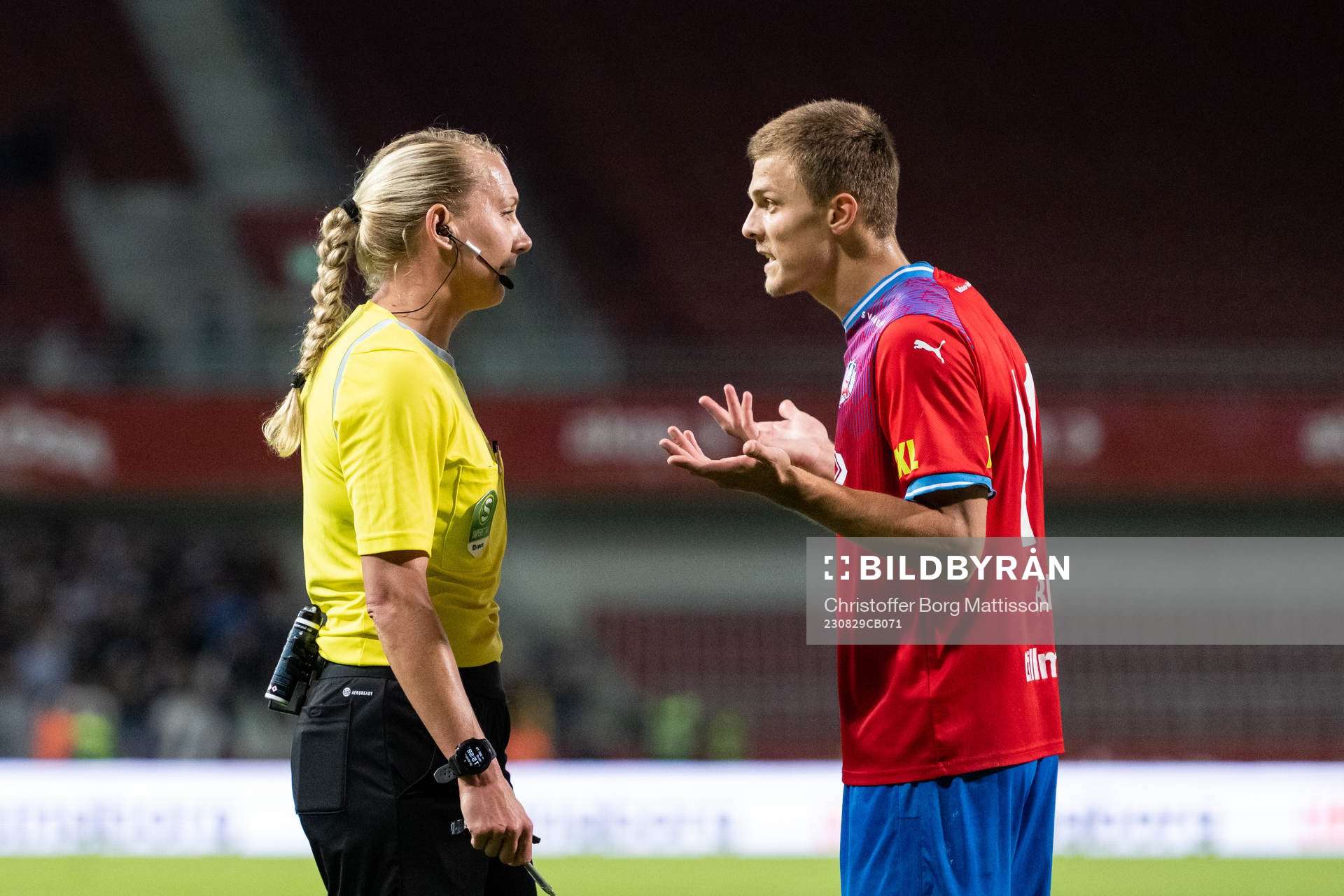 Domare Tess Olofsson och Helsingborgs Erik Ring