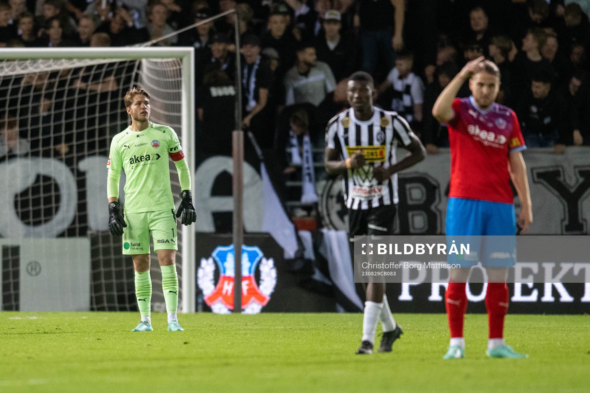 Helsingborgs målvakt Kalle Joelsson deppar