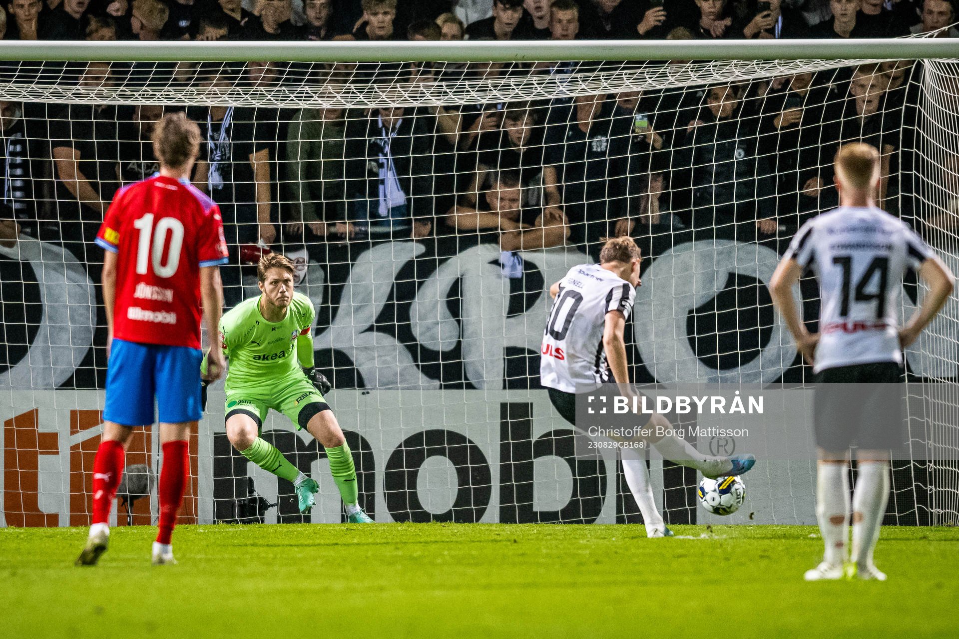 Landskronas Adam Egnell gör 1-2 bakom Helsingborgs