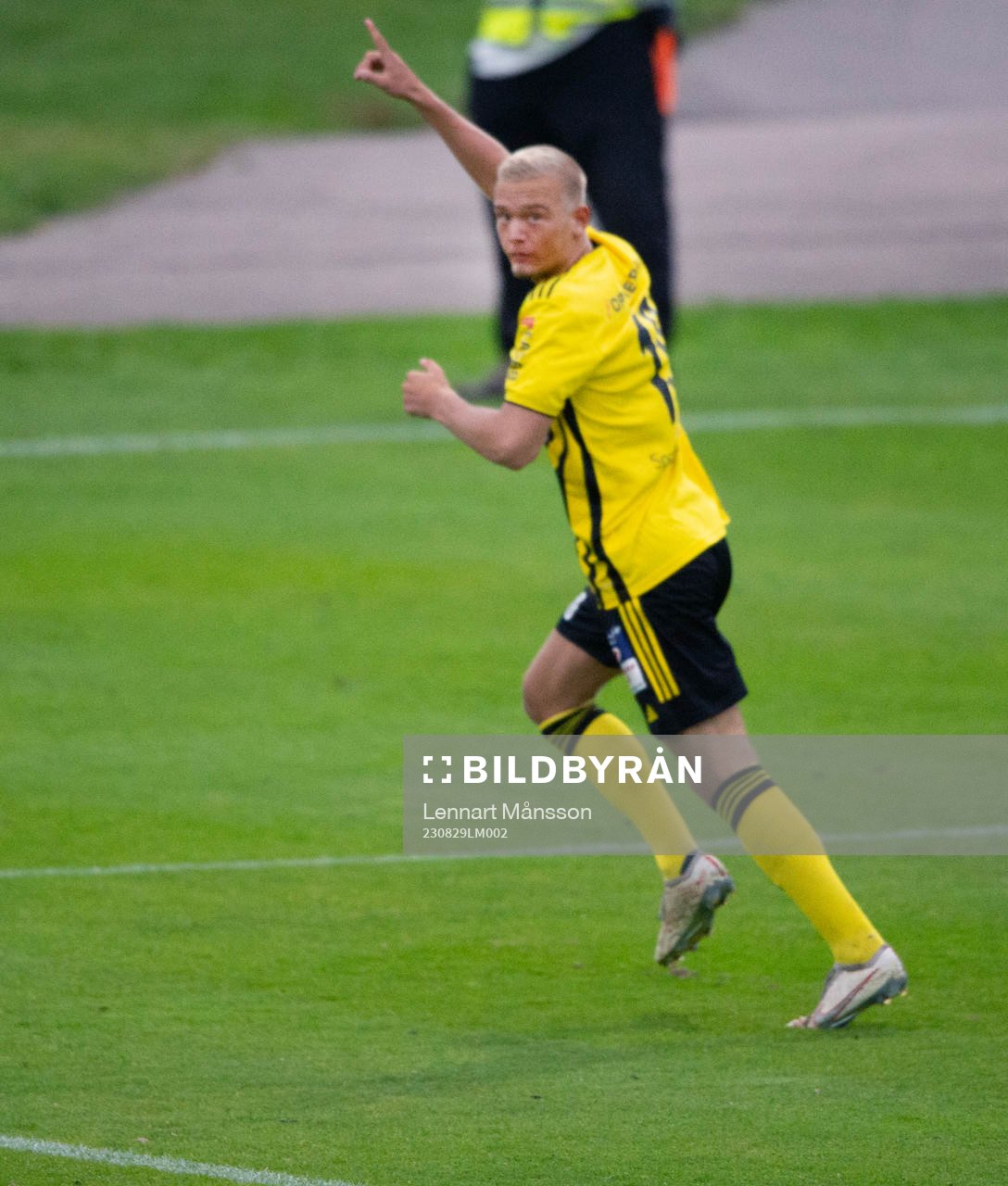 IFK Hässleholms Olle Kjellman Olblad har gjort 1-0
