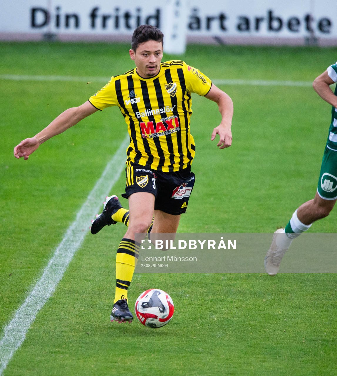 IFK Hässleholms Isak Orajärvi i matchen i division 2
