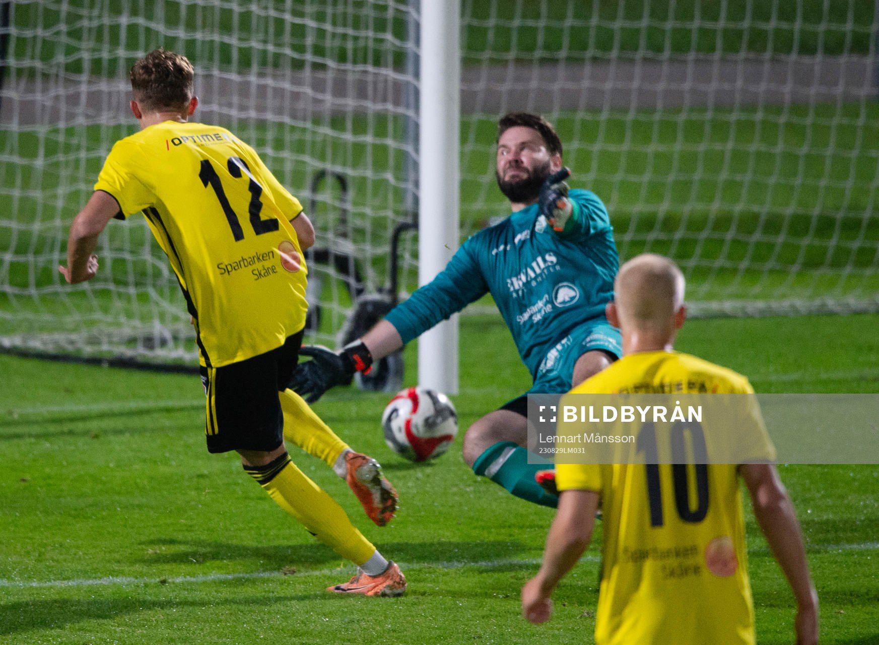 IFK Hässleholms Philip Berndt gör 4-1 genom att rulla in
