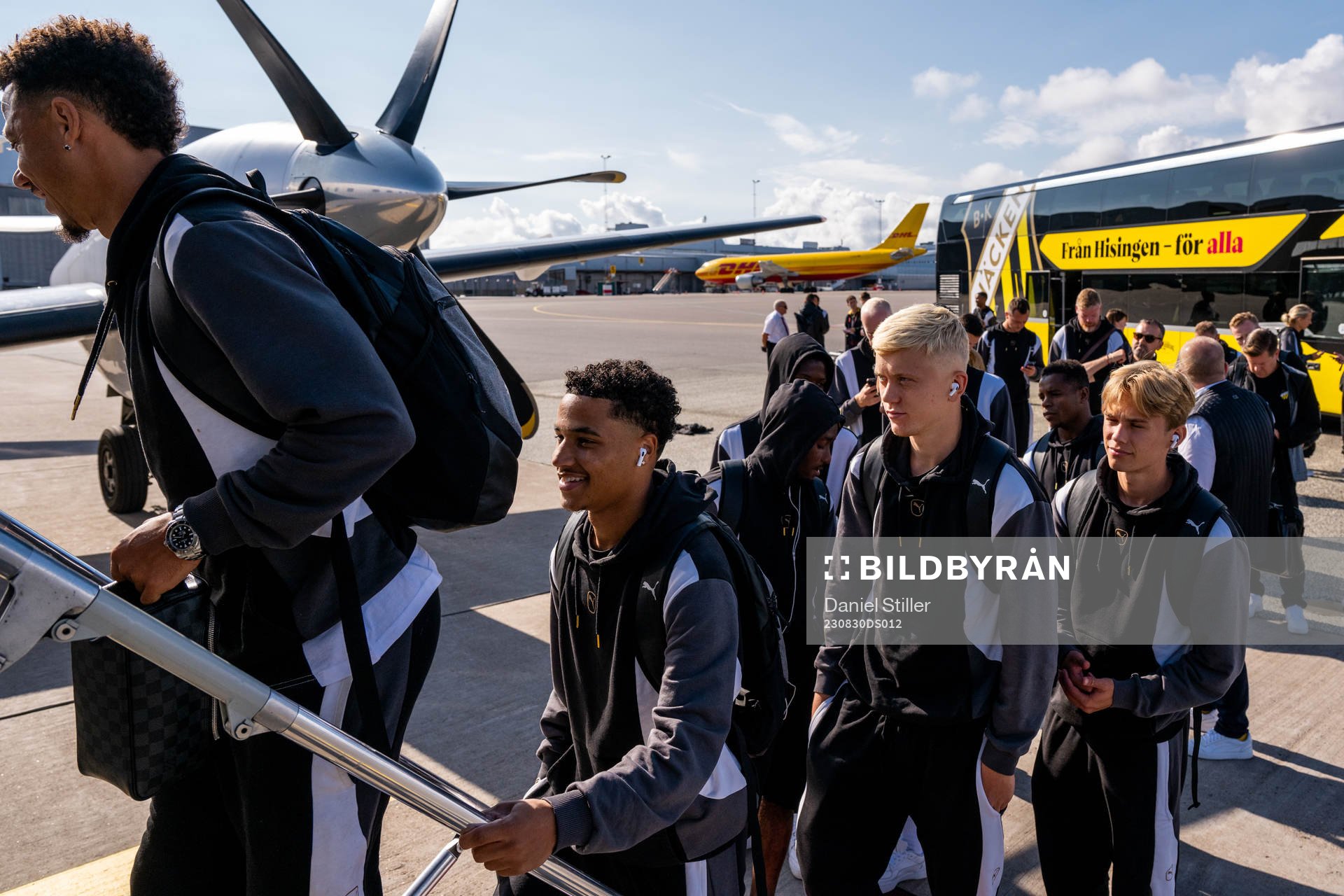 Momodou Sonko and the rest of the Häcken team boards the