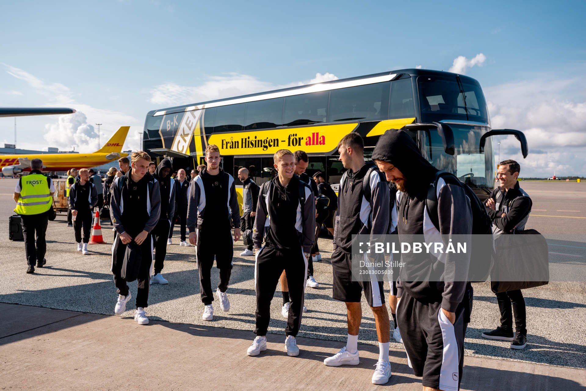 The Häcken team about to board the airplane