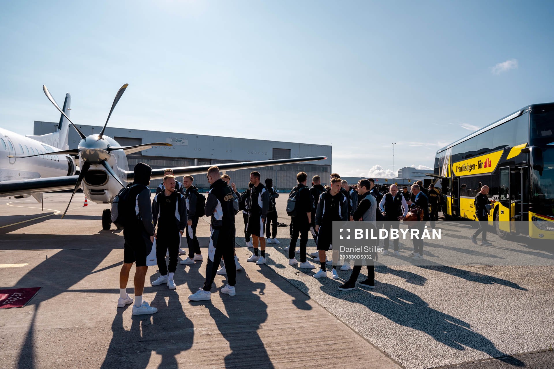 The Häcken team about to board the airplane