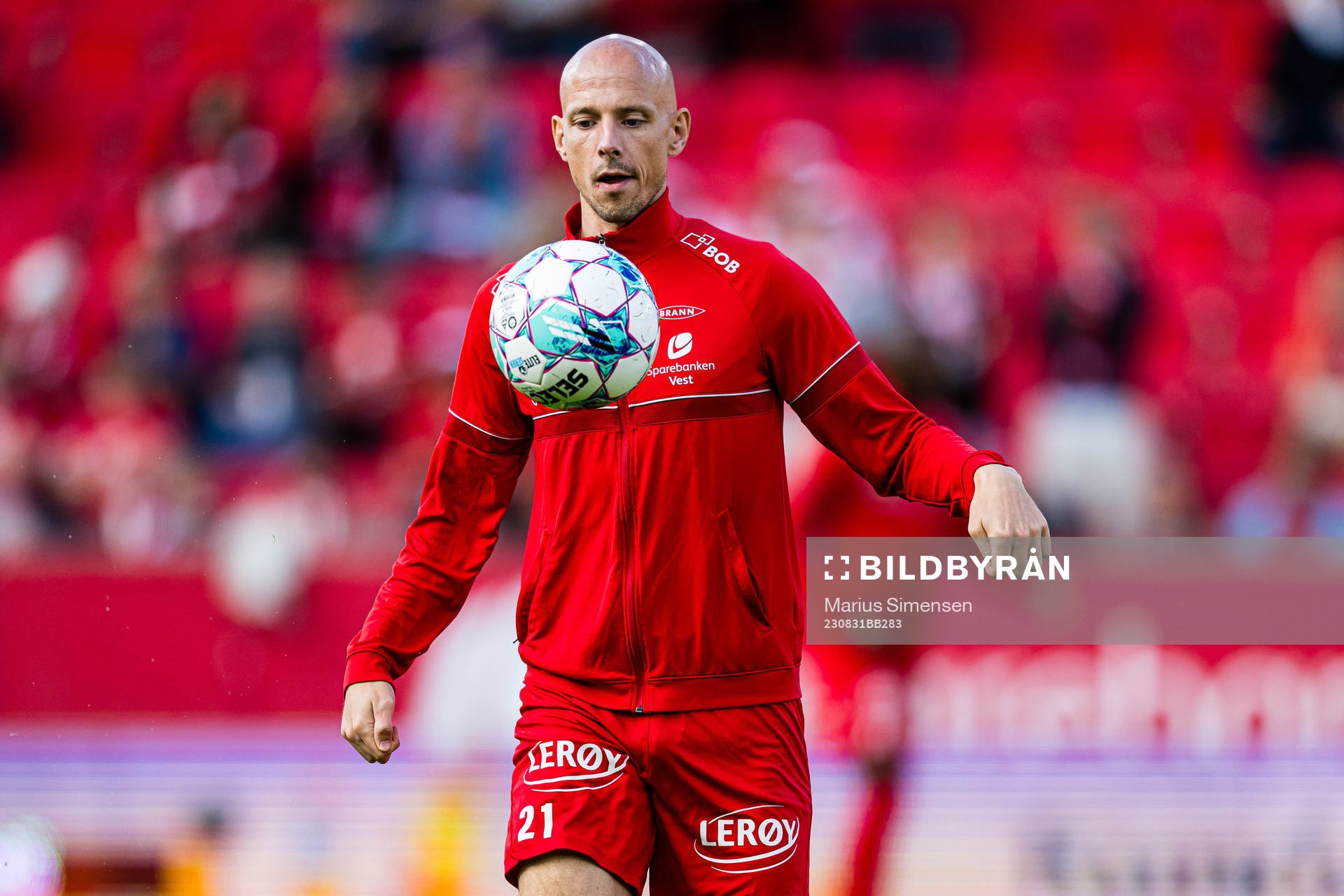 Ruben Kristiansen of Brann warms up