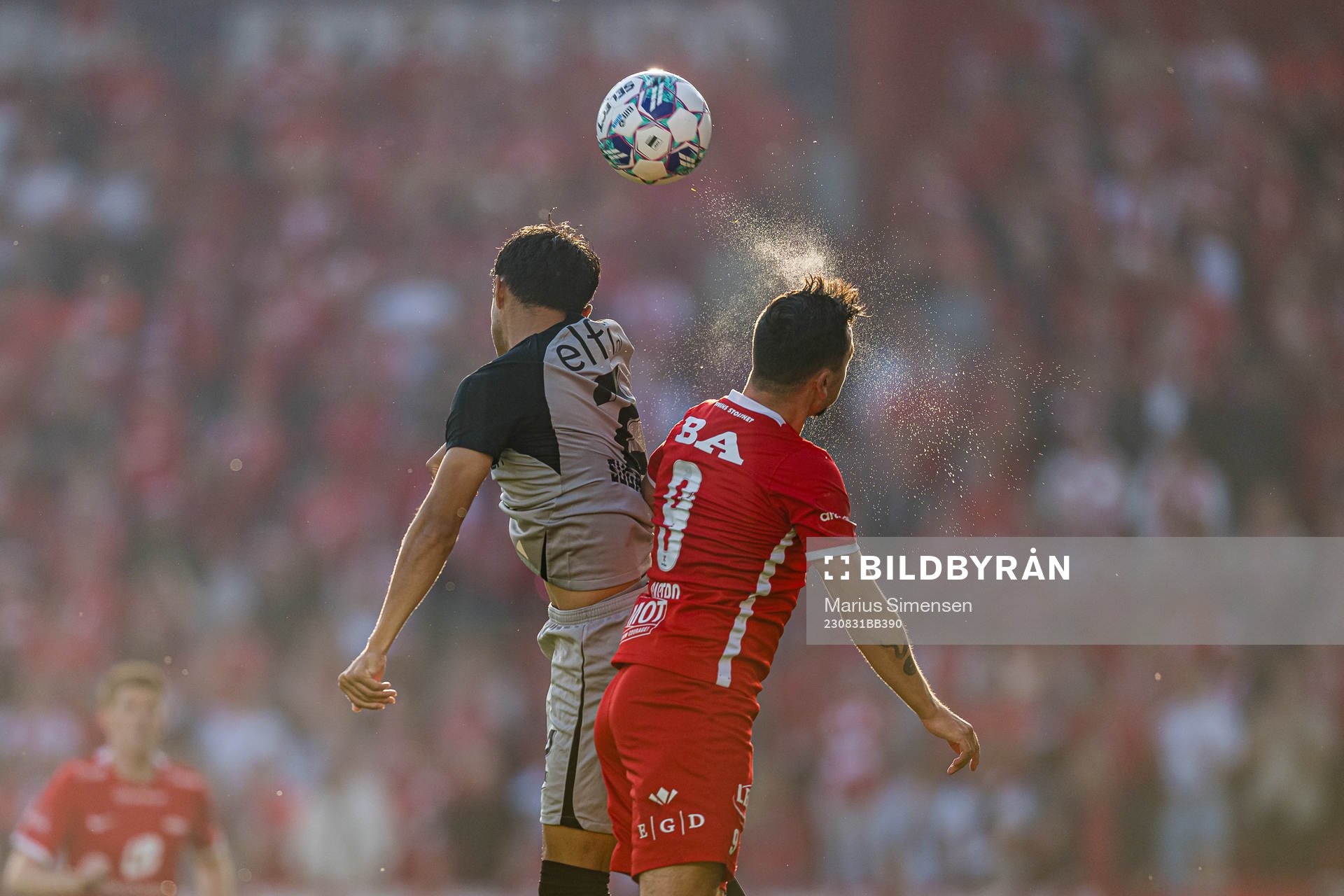Yukinari Sugawara of AZ Alkmaar and Niklas Castro of Brann