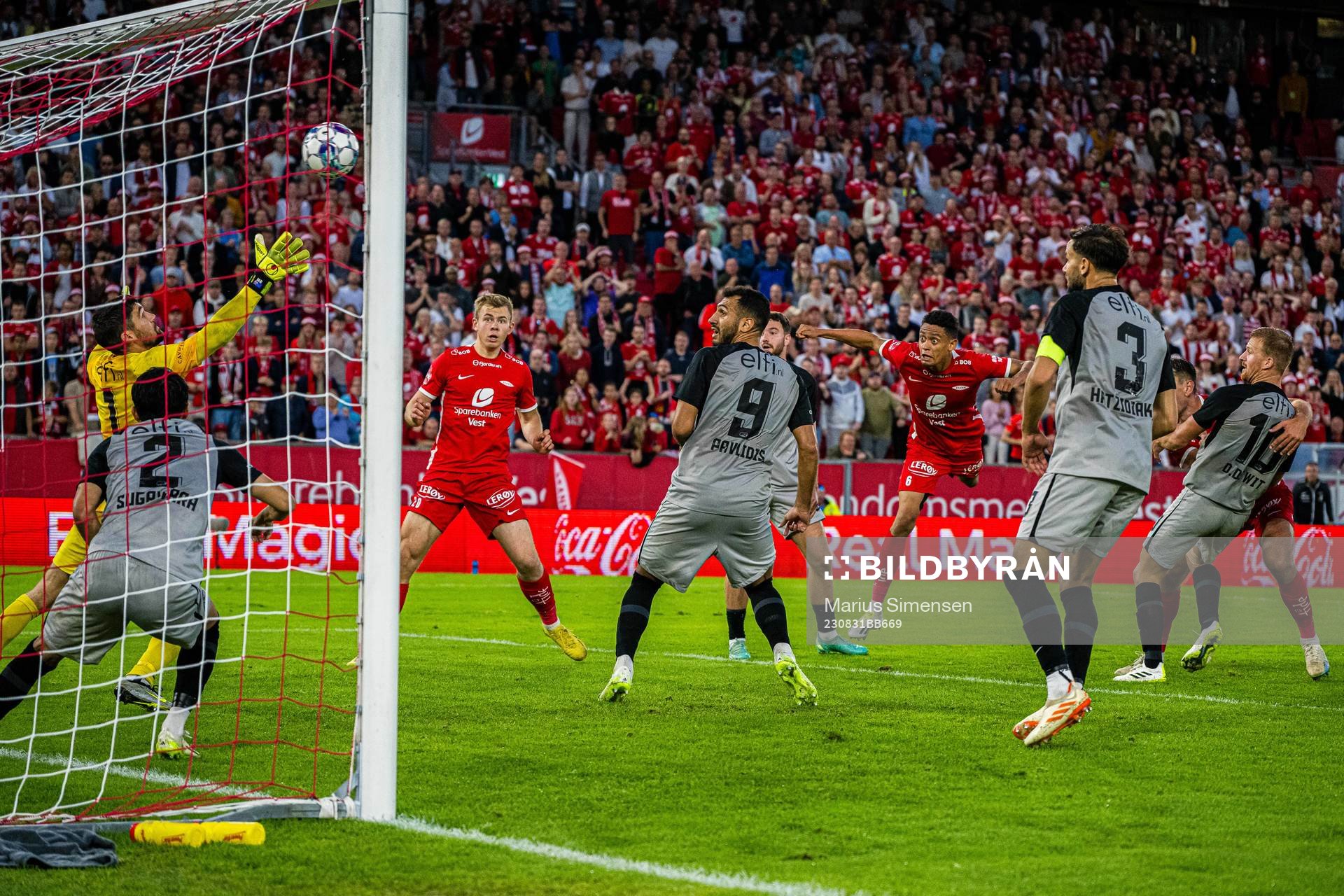 Japhet Sery Larsen of Brann scores the 3-3 goal during the UEFA Europa Conference League play-off match between Brann and AZ Alkmaar on August 31, 2023 in Bergen.