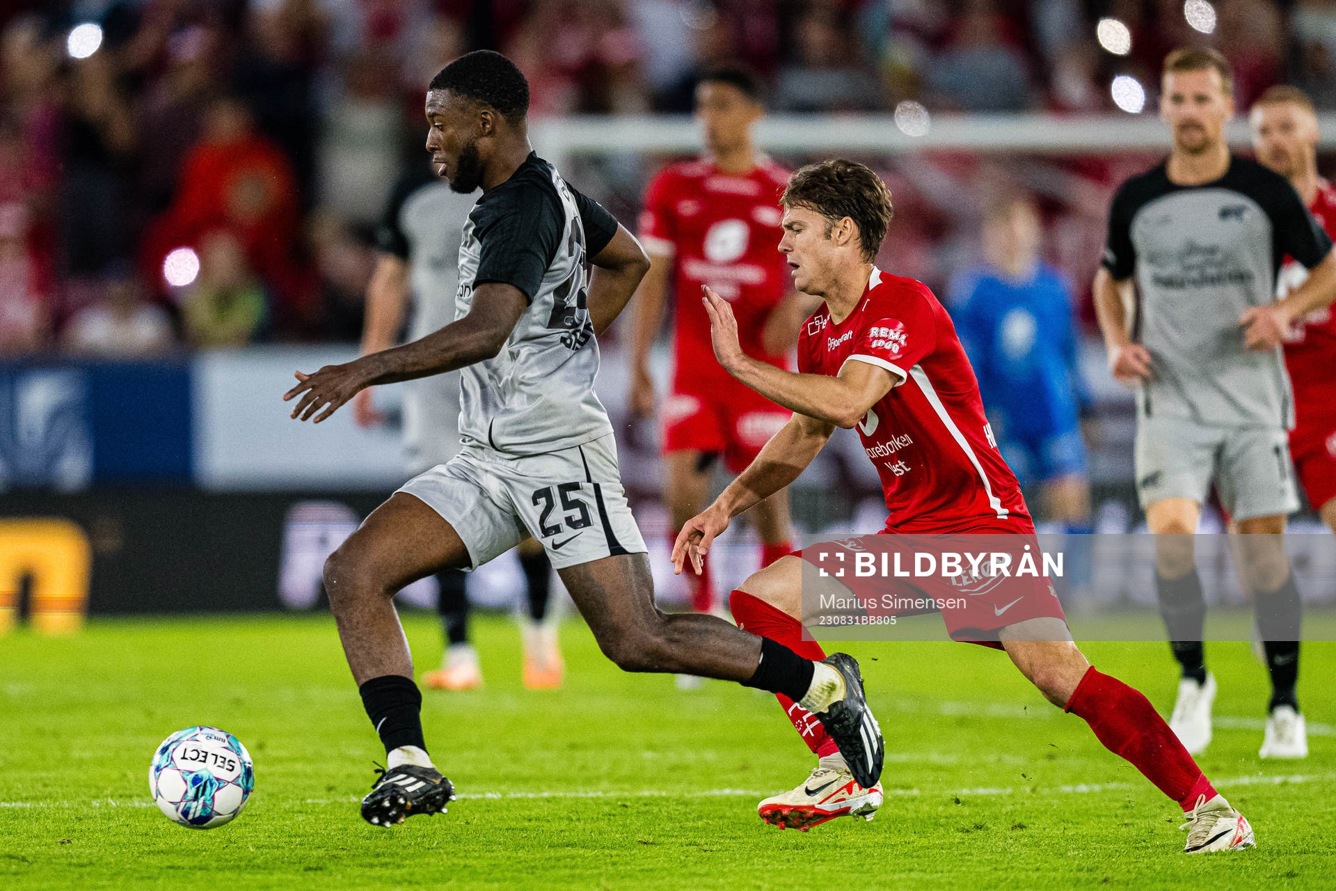 Riechedly Bazoer of AZ Alkmaar and Felix Horn Myhre of Brann during the UEFA Europa Conference League play-off match between Brann and AZ Alkmaar on August 31, 2023 in Bergen.
