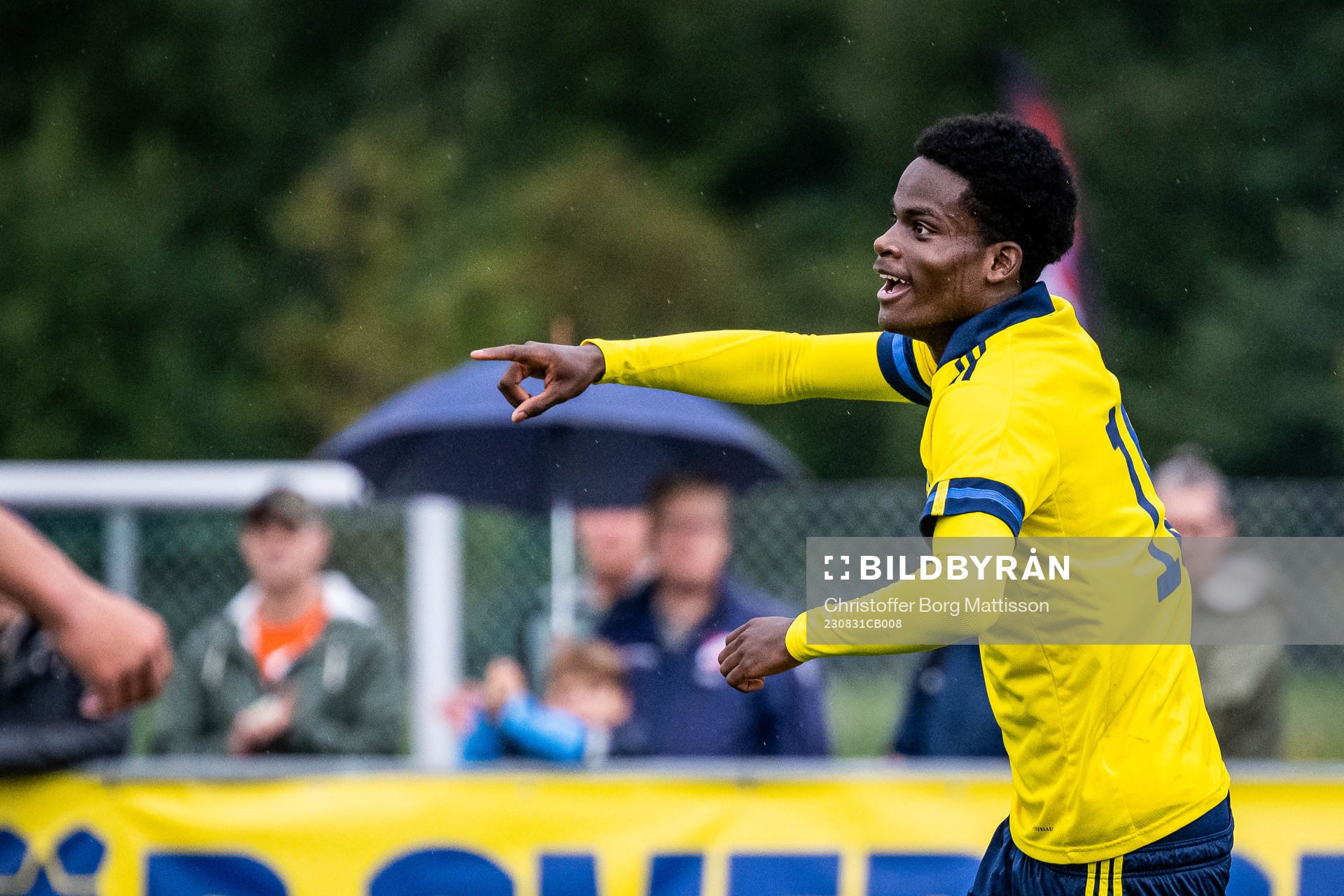 Sveriges Dennis Asprilla Ponce jublar