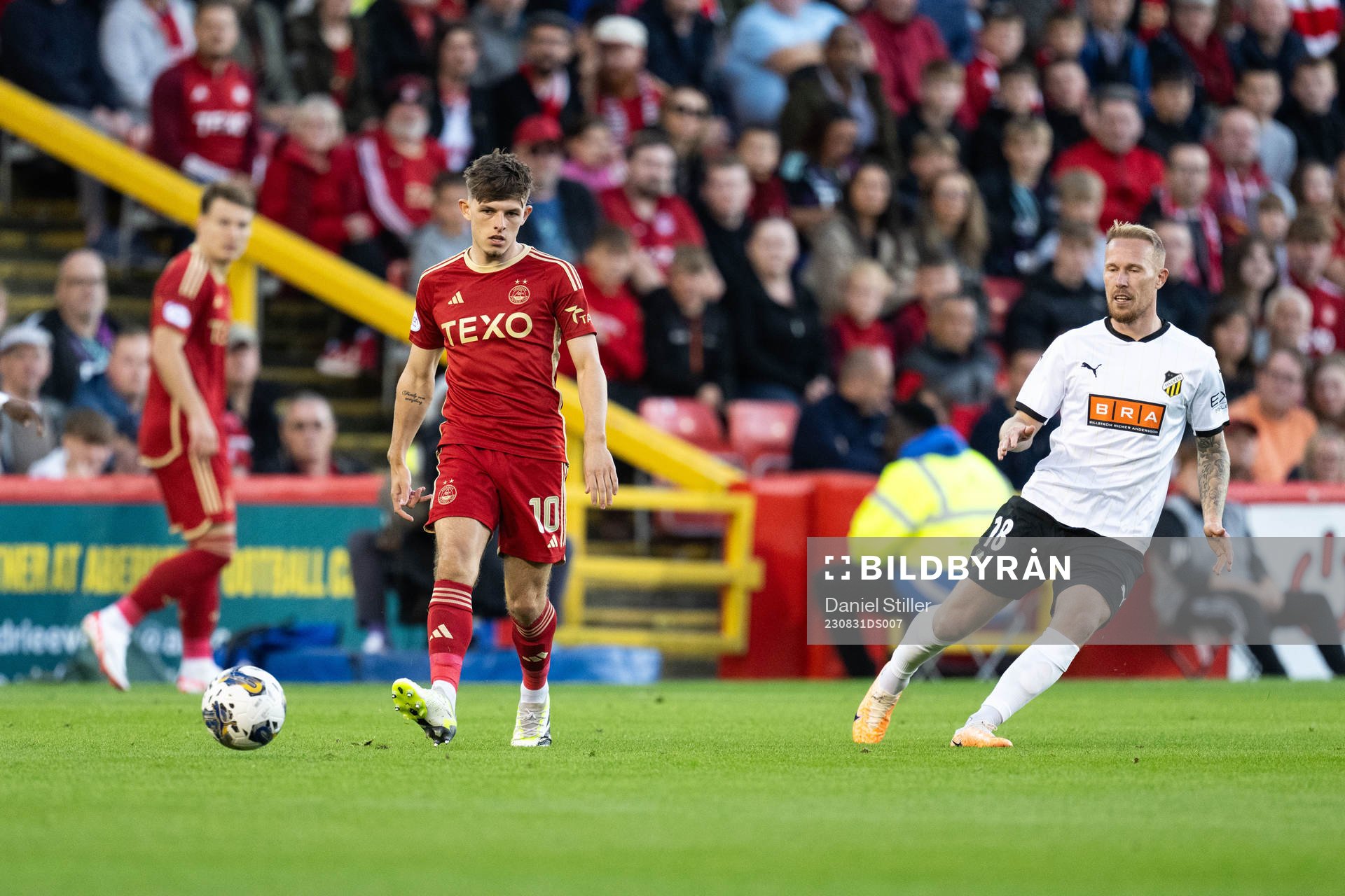 Leighton Clarkson of Aberdeen and Mikkel Rygaard Jensen  of