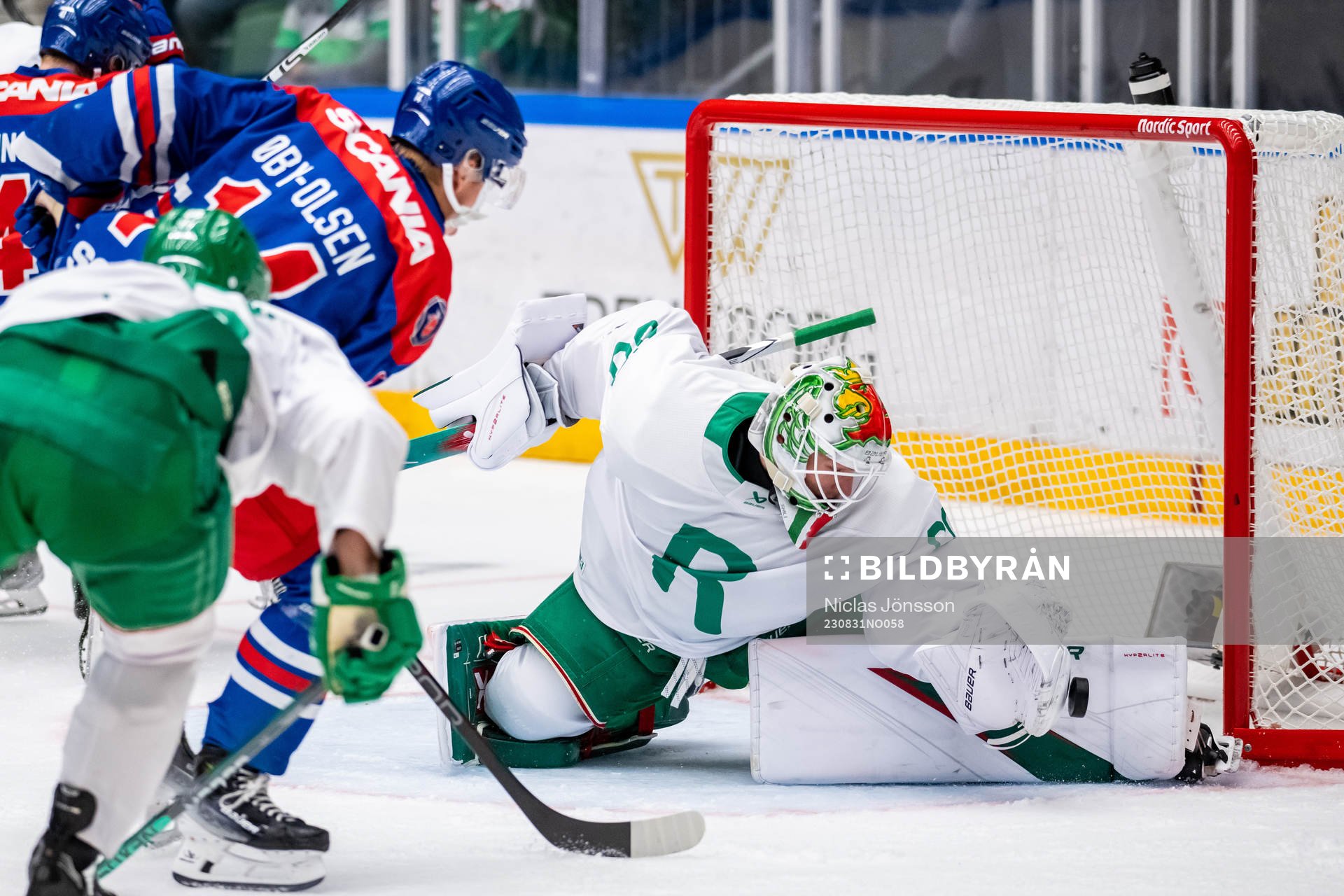 Rögles målvakt Petr Kvaca och Oskarshamns Mikkel