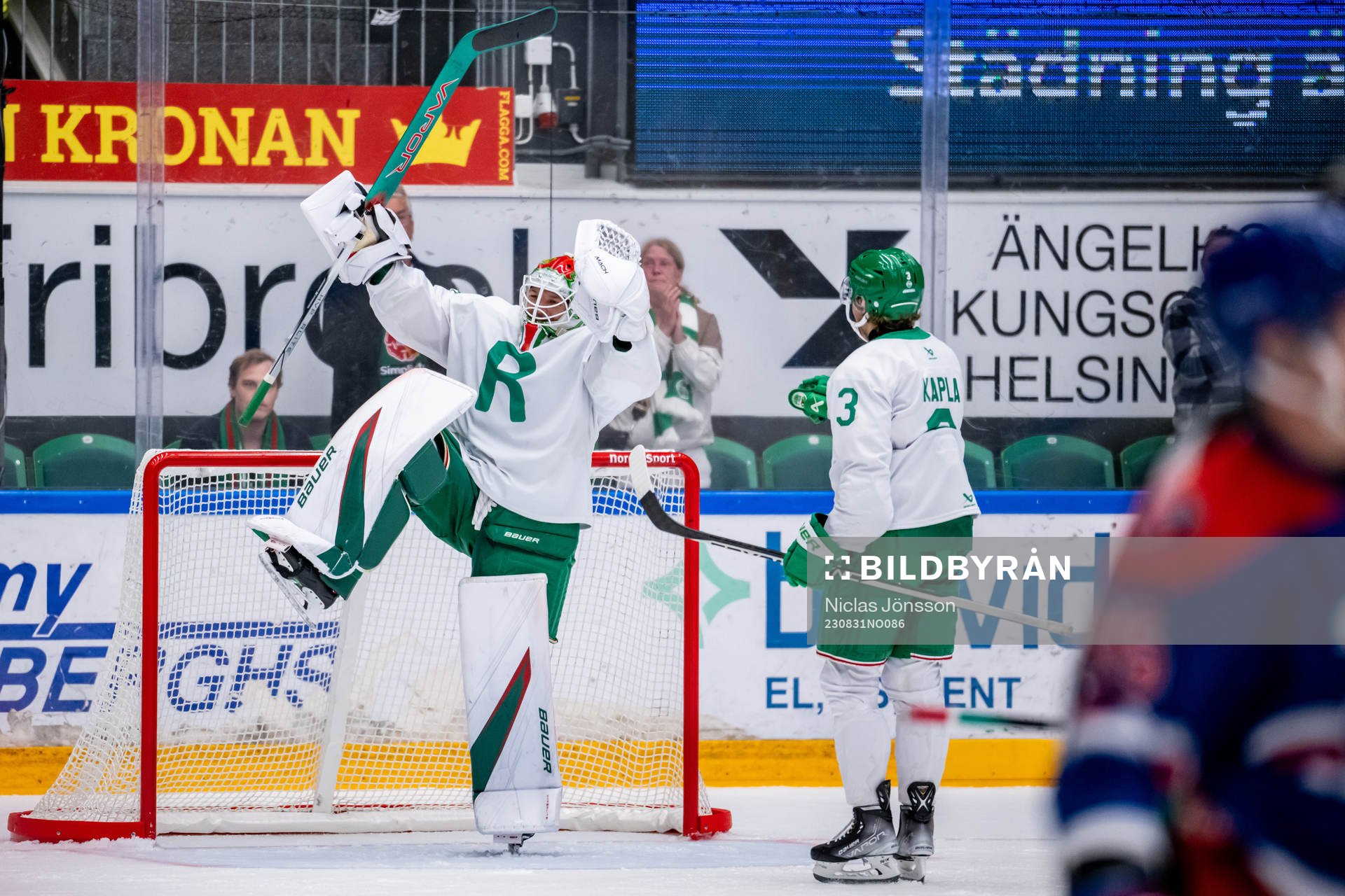 Rögles målvakt Petr Kvaca jublar