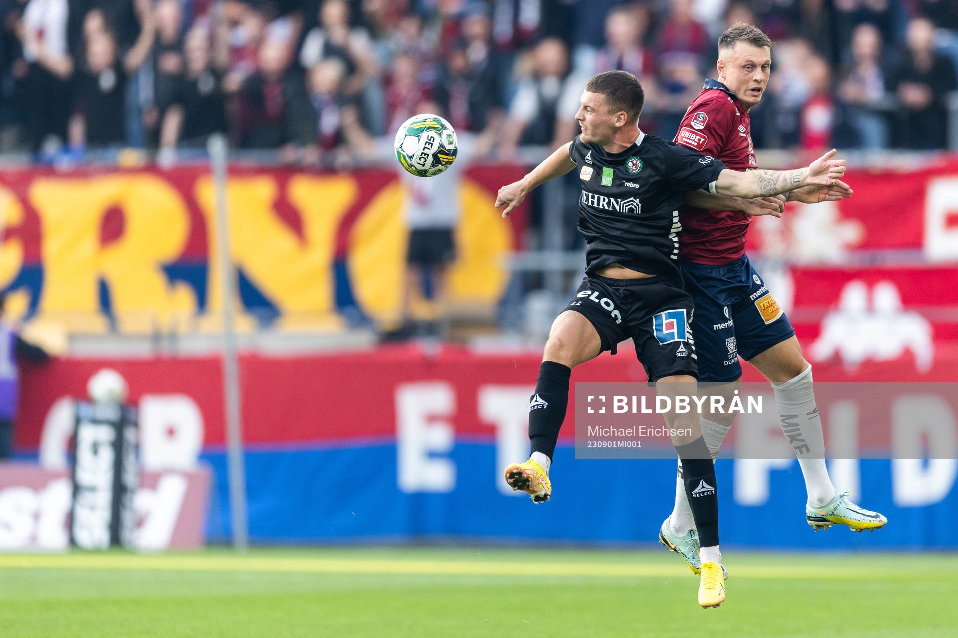 Örebros Samuel Kroon och Örgrytes Marcus Haglind Sangre