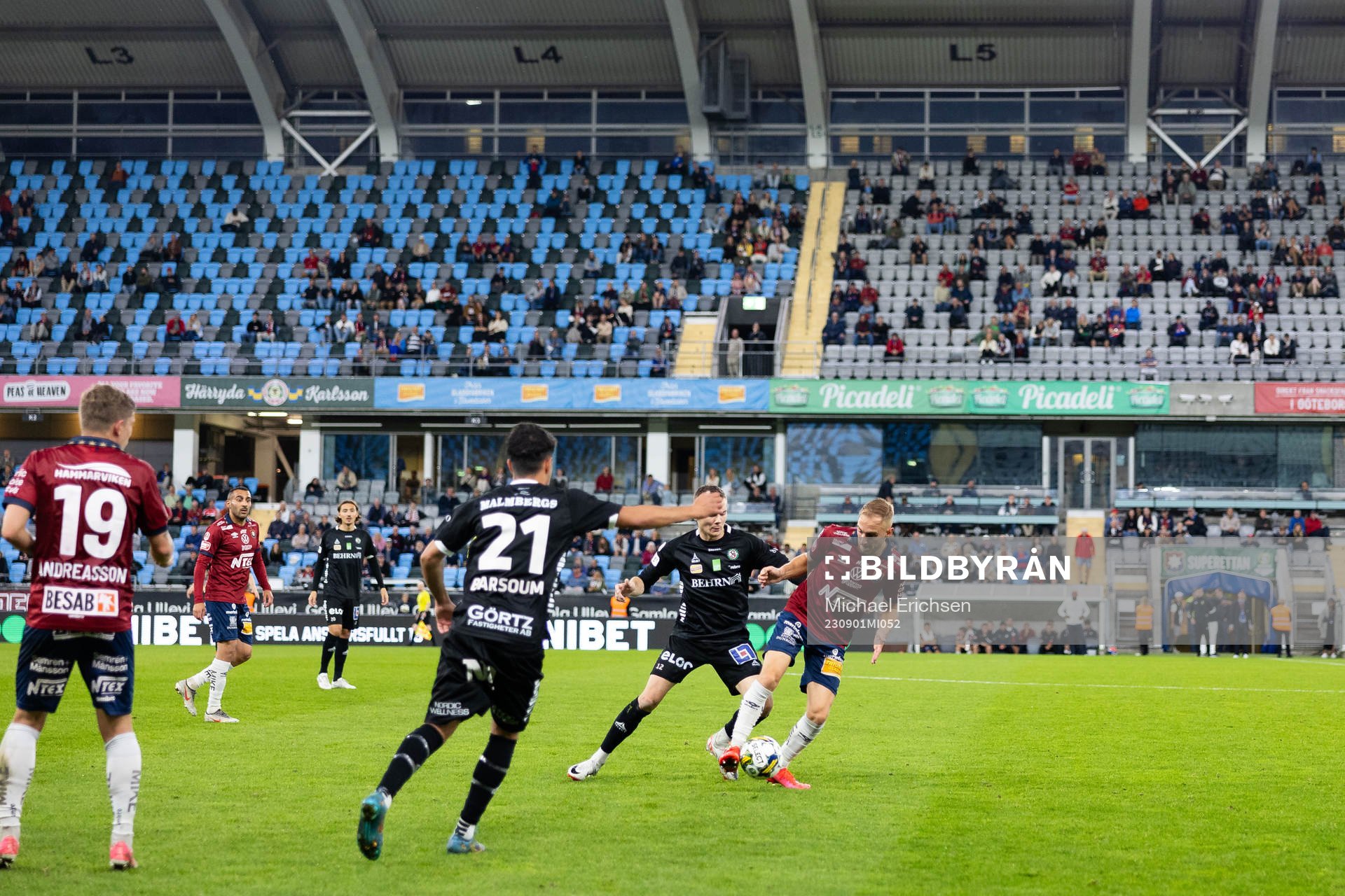 Örebros Jake Larsson och Örgrytes Amel Mujanic
