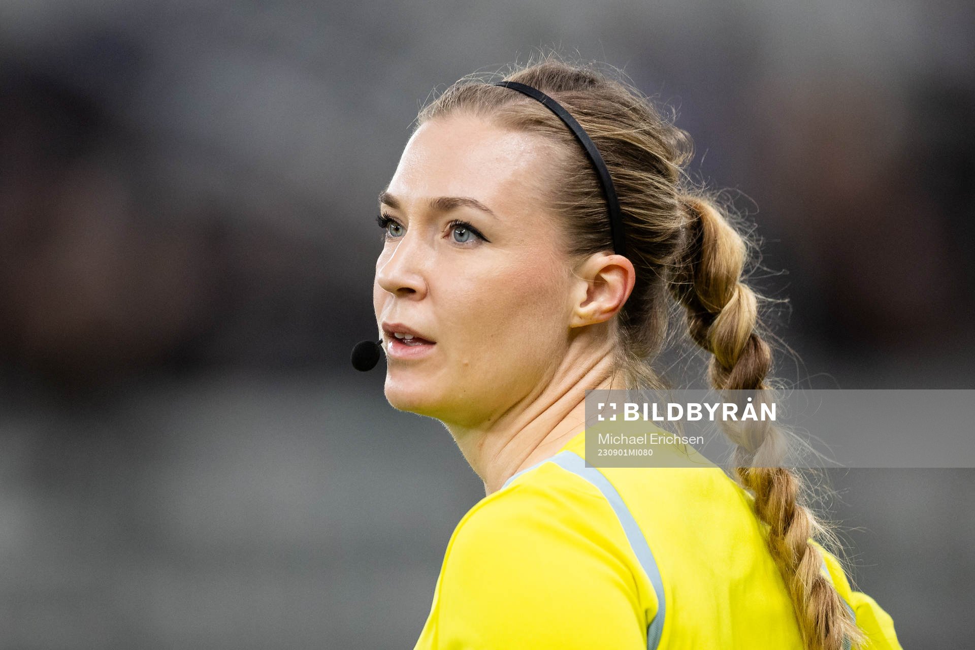 Assisterande domare Camilla Stendahl under fotbollsmatchen i Superettan mellan Örgryte och Örebro den 1 september 2023 i Göteborg. 